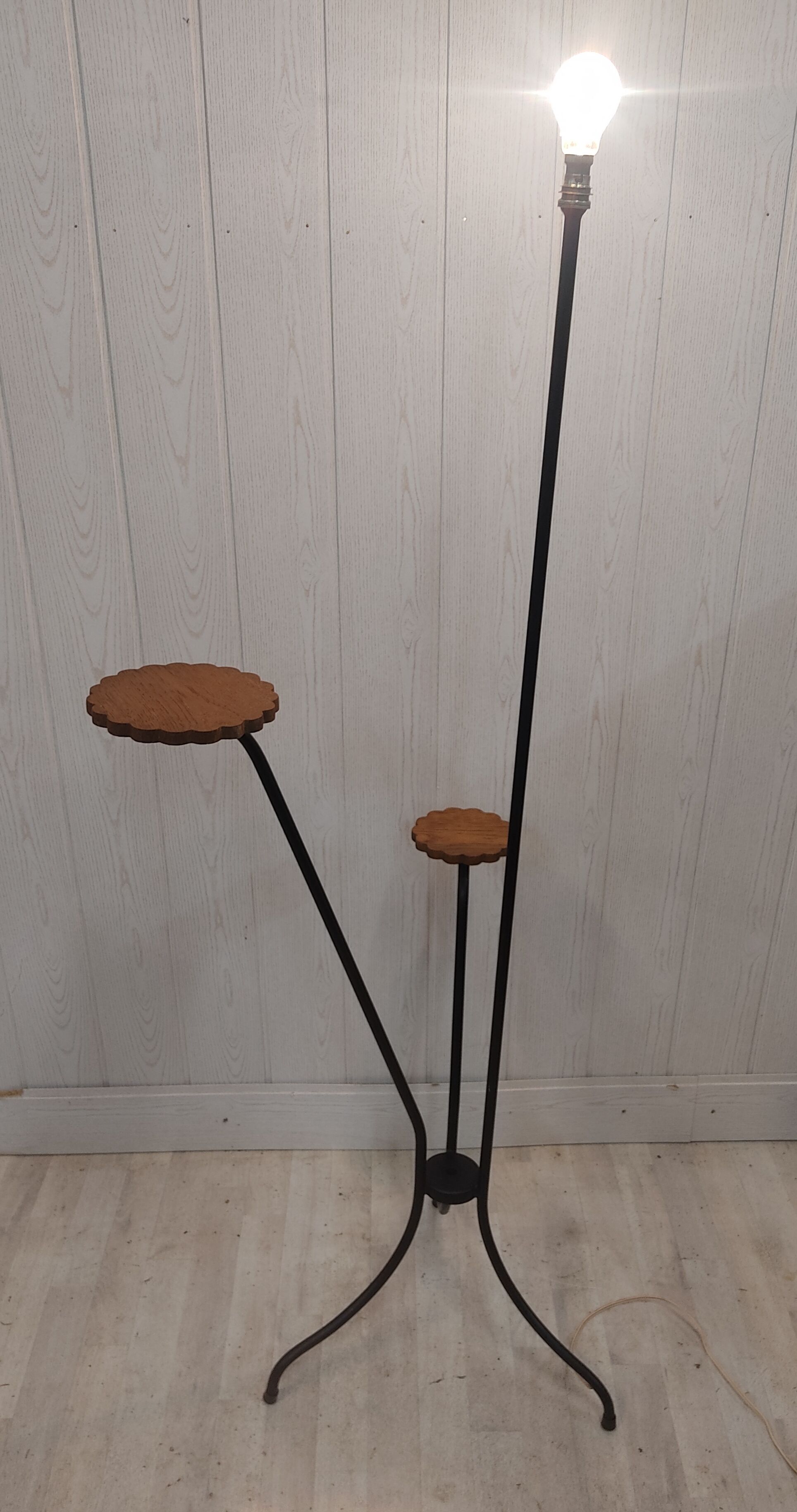 Vintage tripod floor lamp for plant holders