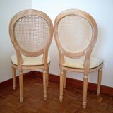Pair of medallion chairs with ratine canning