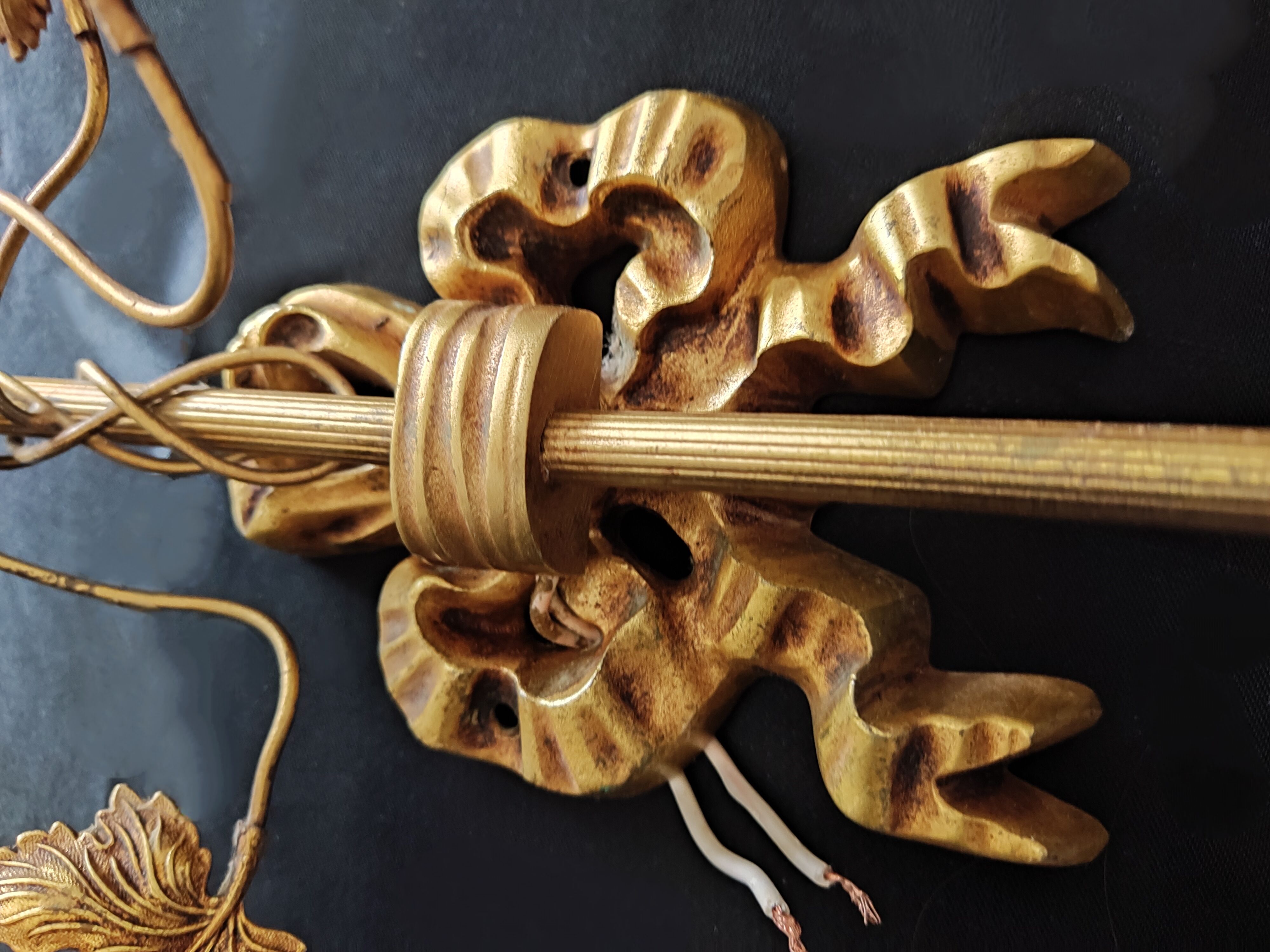 wall lamps golden and purple flowers