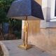 Lampe à poser dite " Gratte-ciel" en laiton année 70