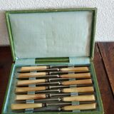 Suite 12 cheese knives dessert nineteenth horn handle