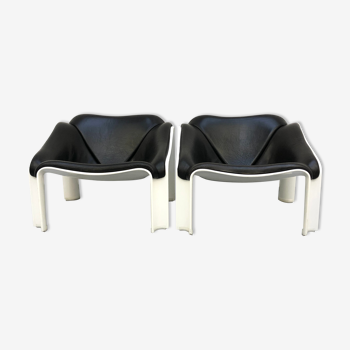 Pair of armchairs in polyurethane and black leather by Pierre Paulin for Artifort