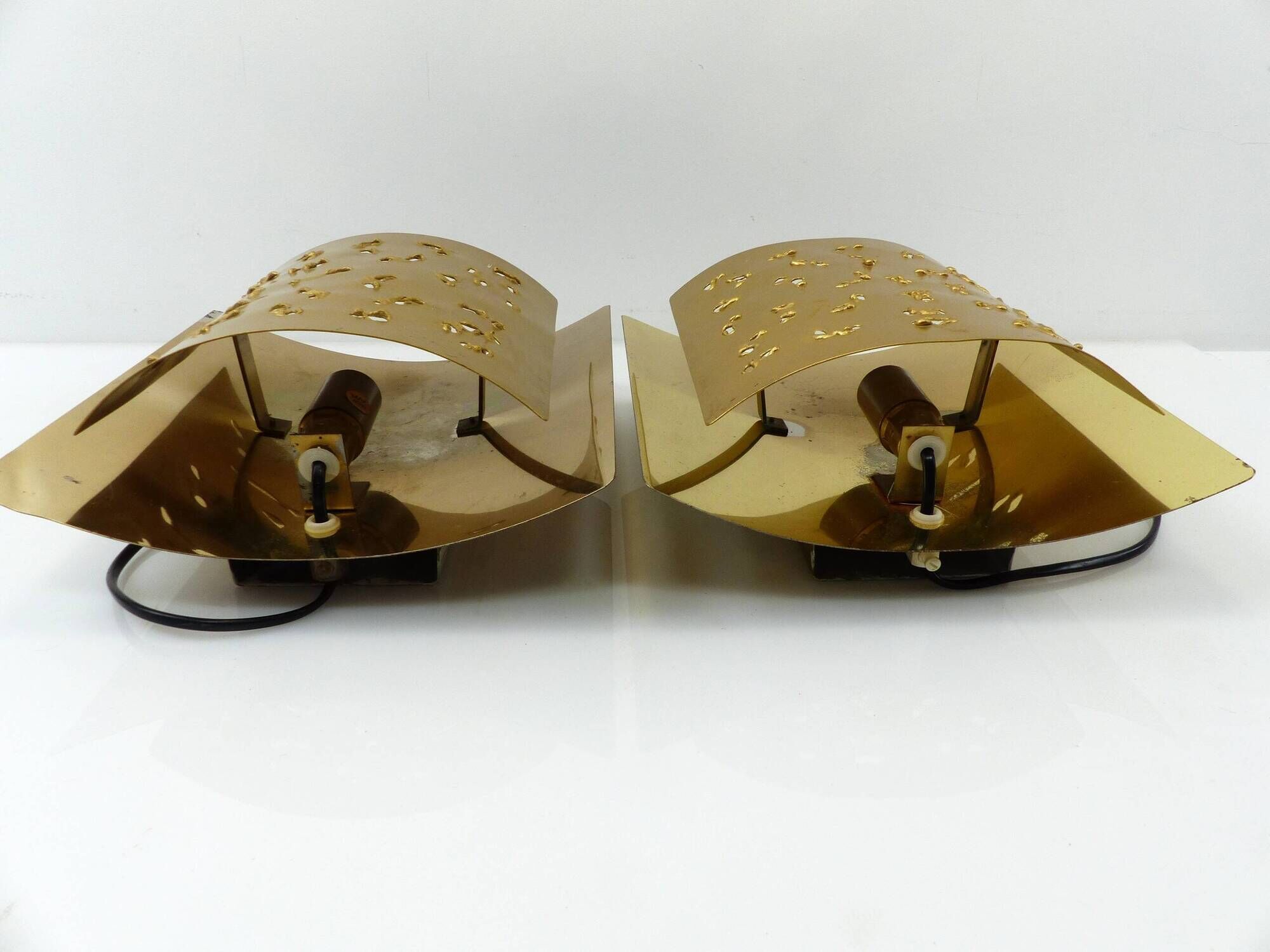 Pair of brutalist wall lights Boréns model 6477 in perforated brass – Sweden