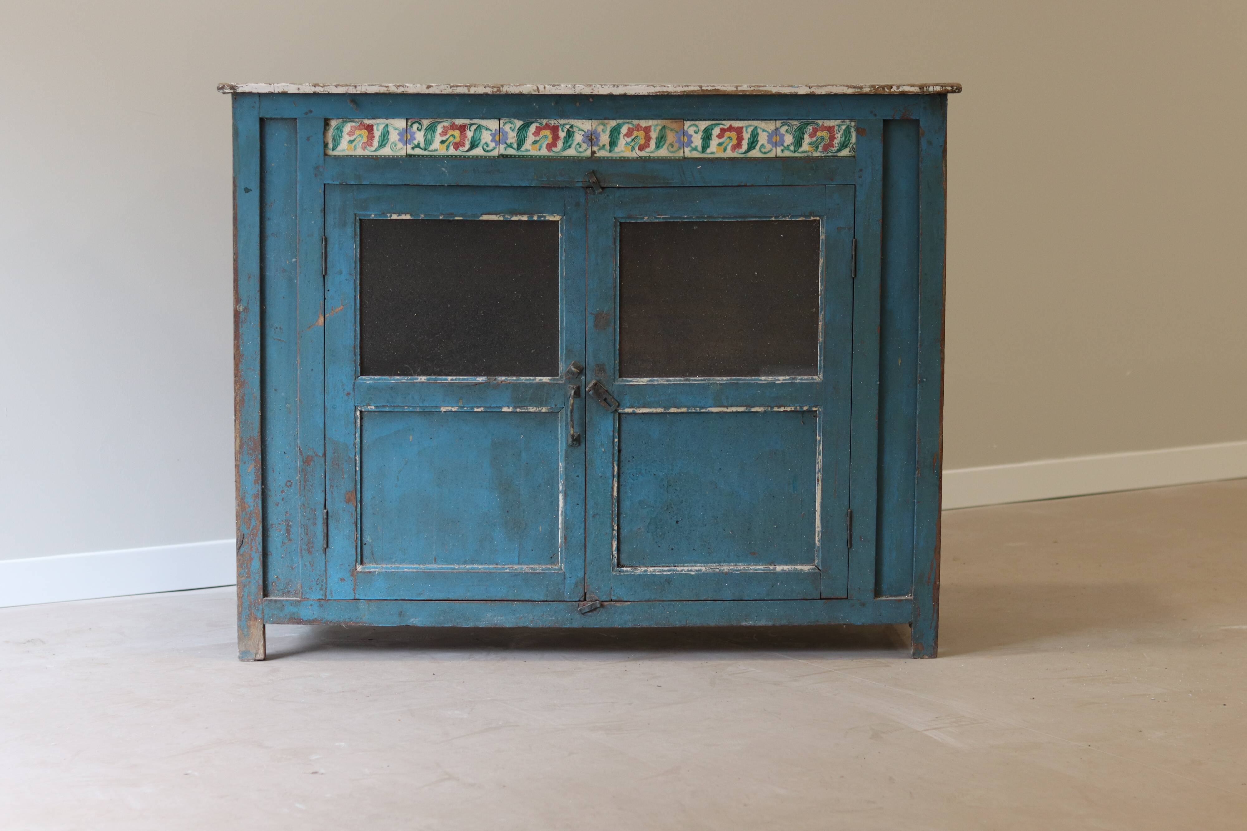 Indian room wardrobe 2 glass doors