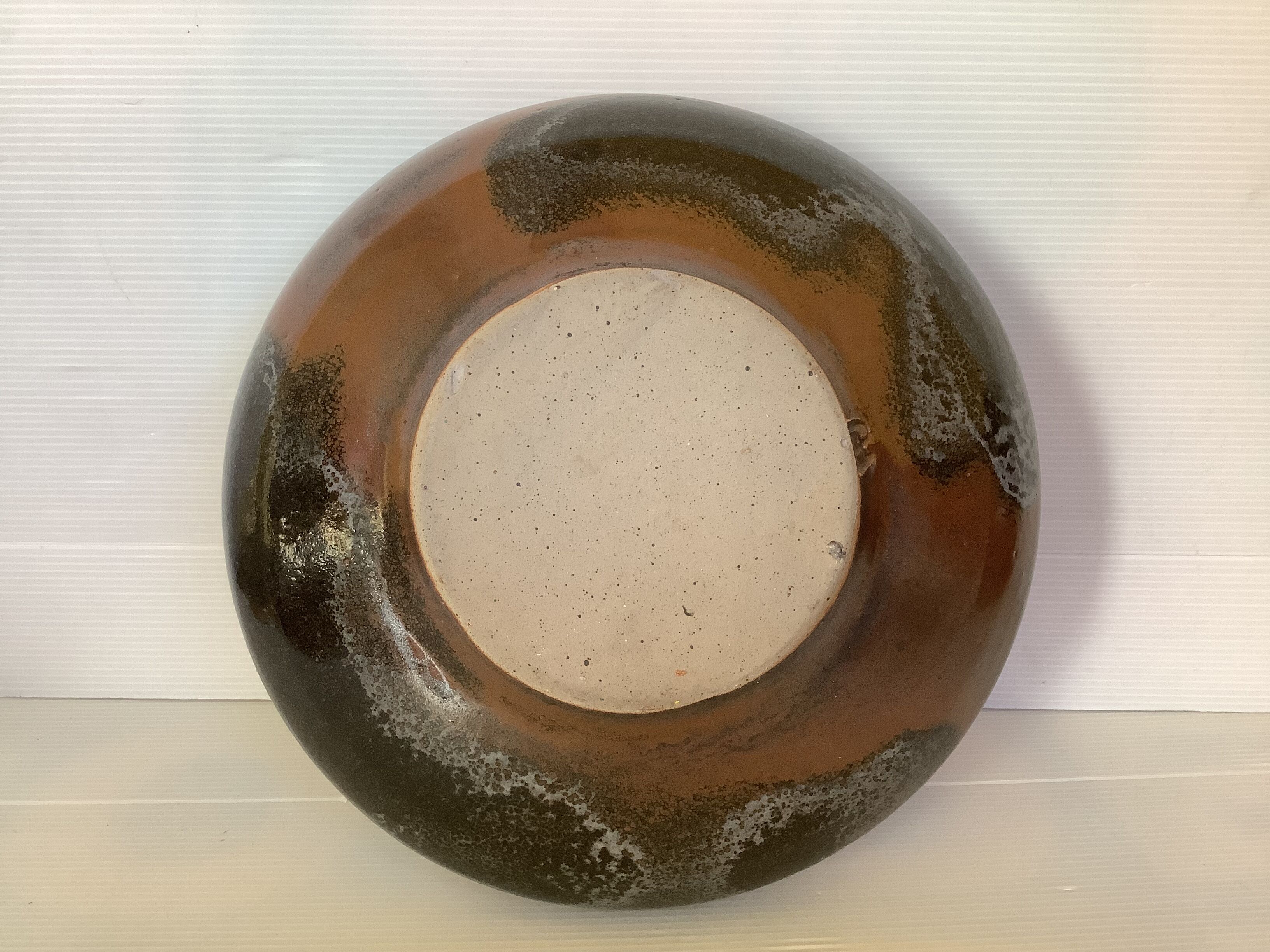 Ceramic glazed stoneware empty pocket