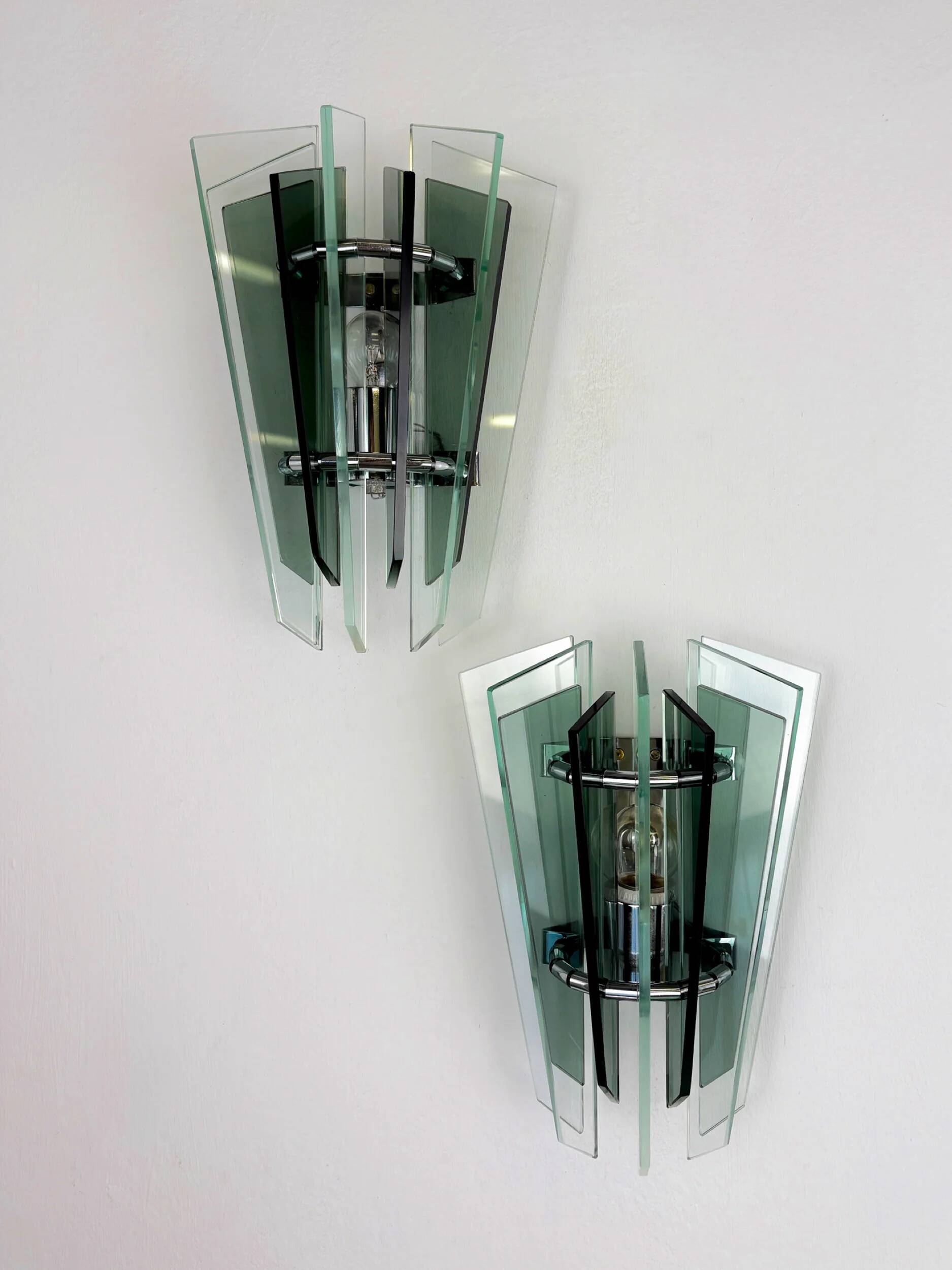 Paire d'appliques murales Veca – verre de Murano découpé vert, Italie 1970