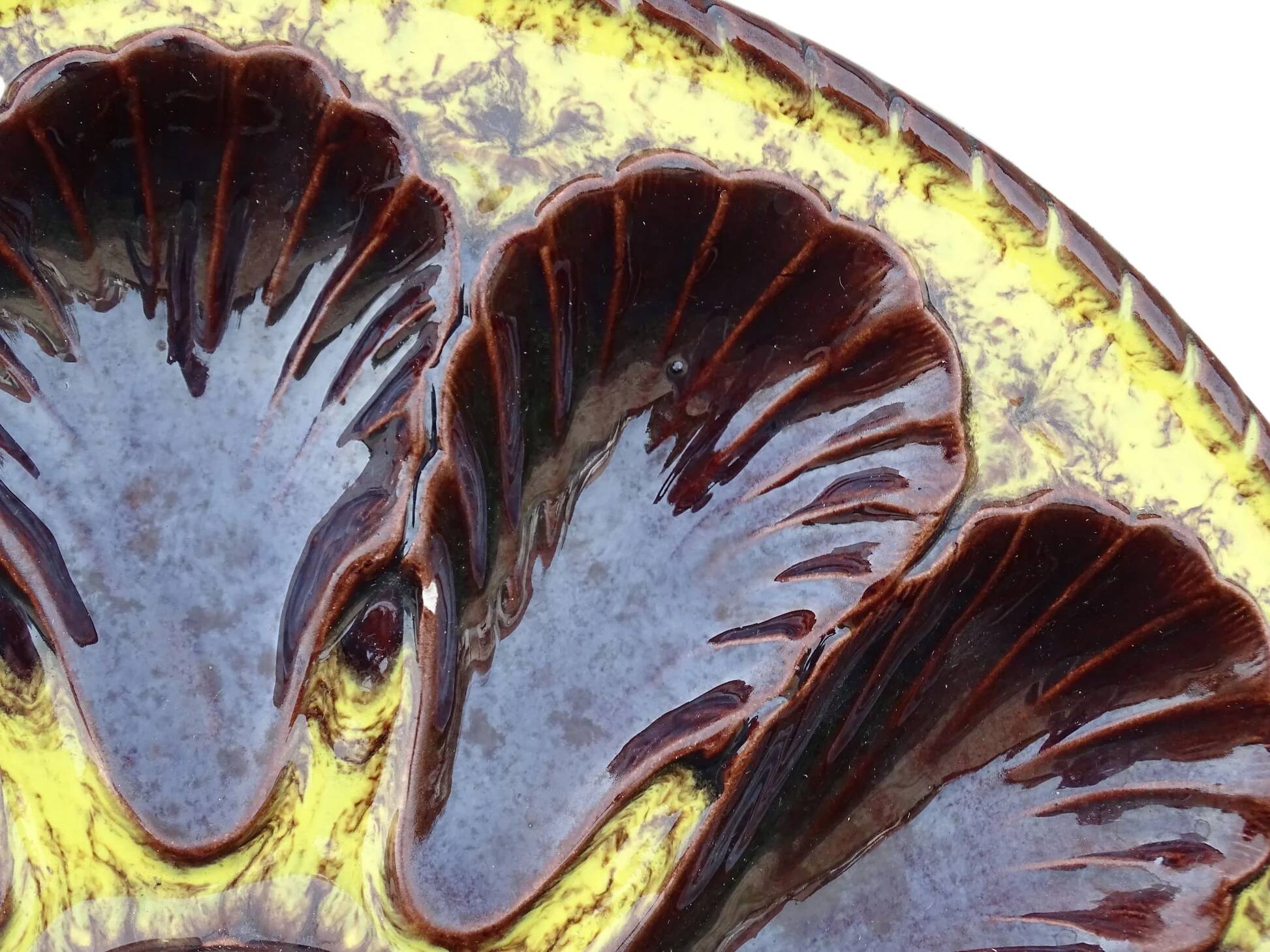 Grande assiette à huîtres vintage française en céramique de Vallauris, signée Marius Giuge