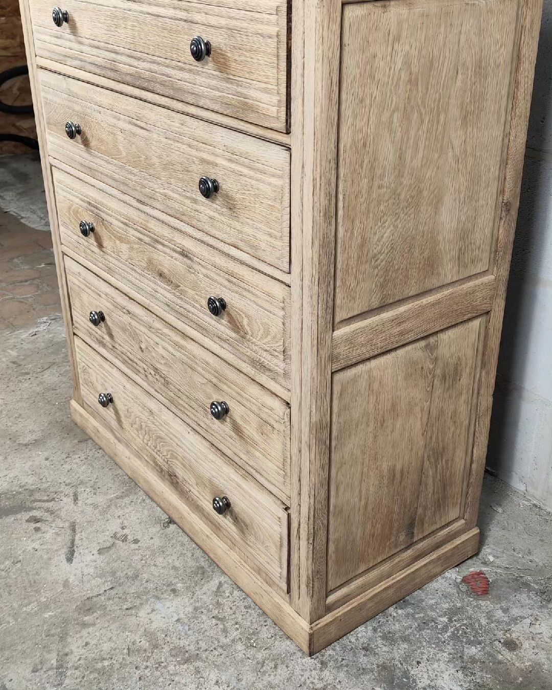 Oak chest of drawers five drawers