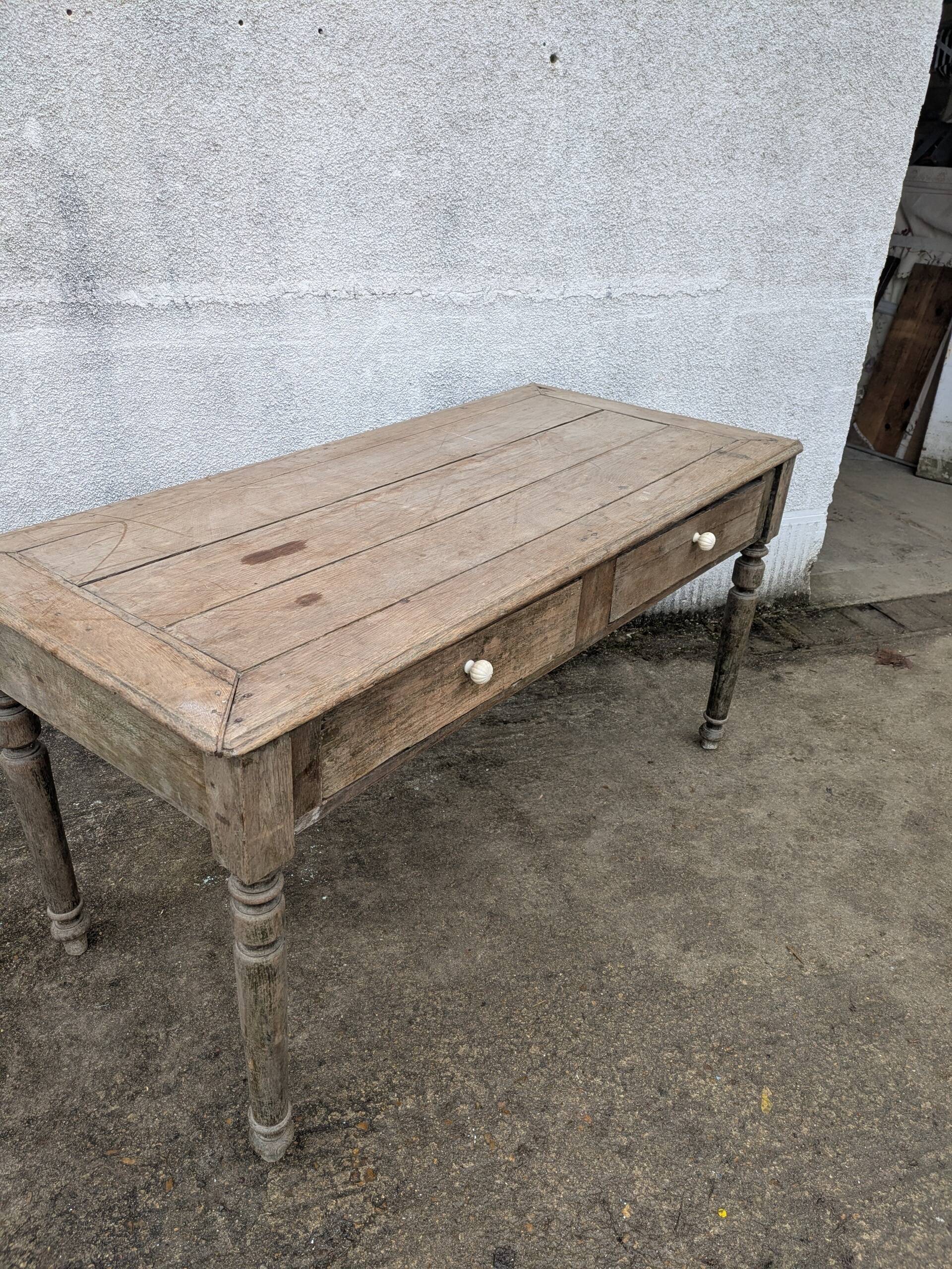 Table ancienne