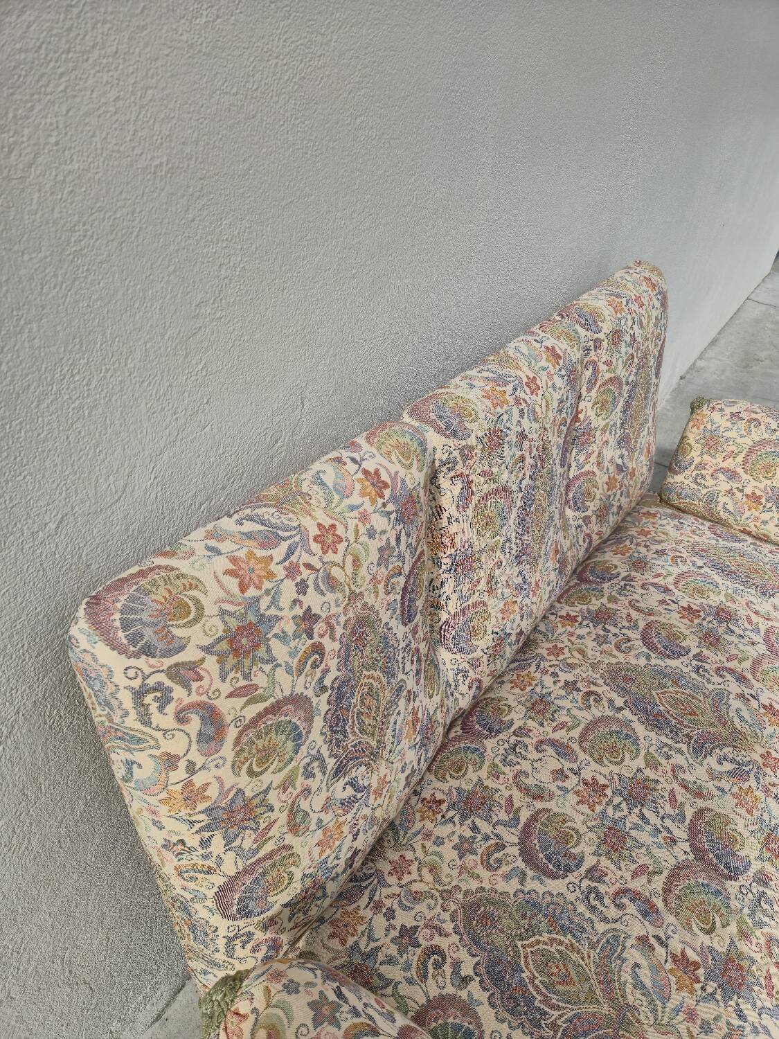 Louis Philippe style floral decor sofa bench from the nap period