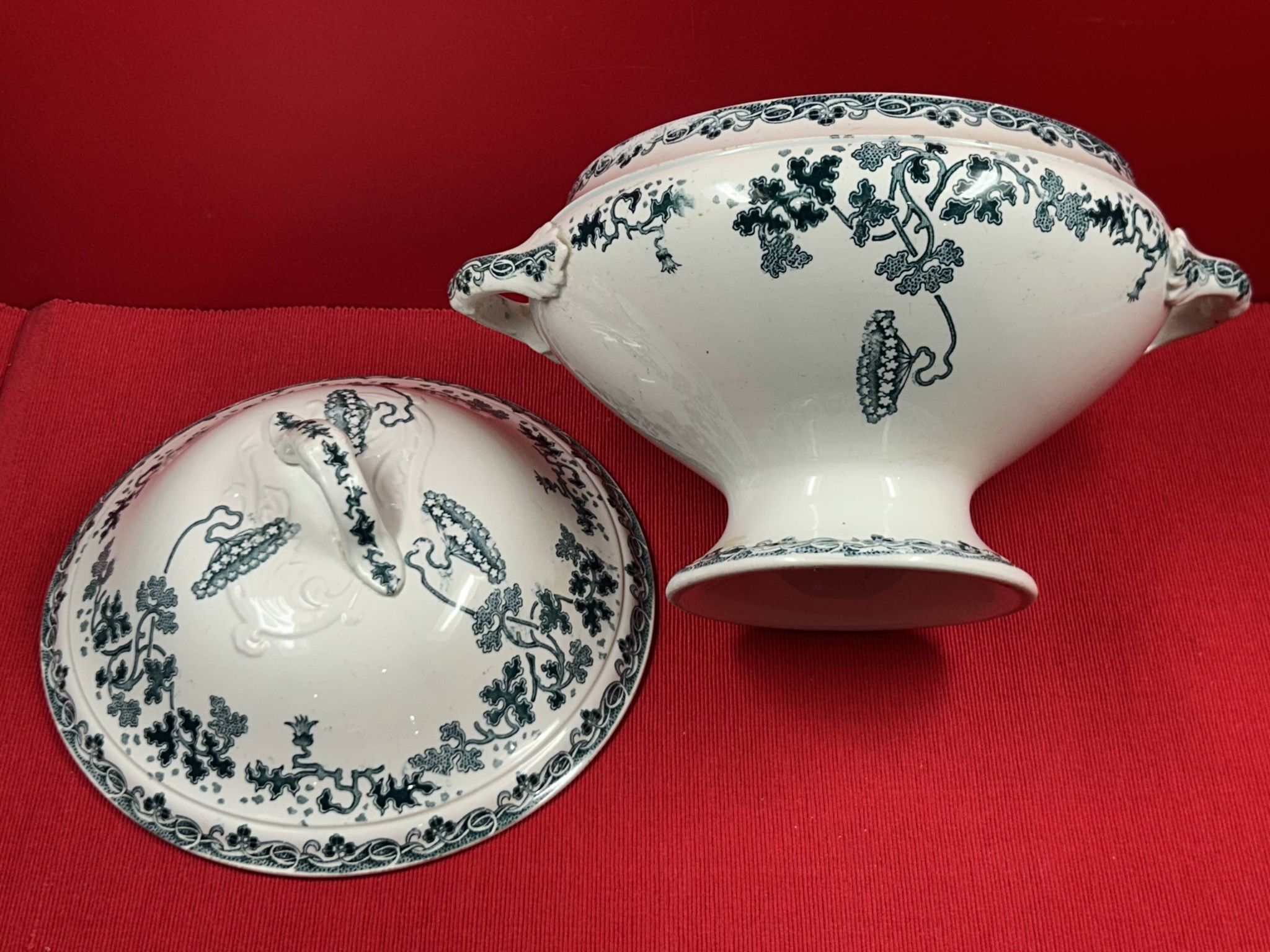 Soup tureen or vegetable dish Modern Style by Hamage Saint Amand