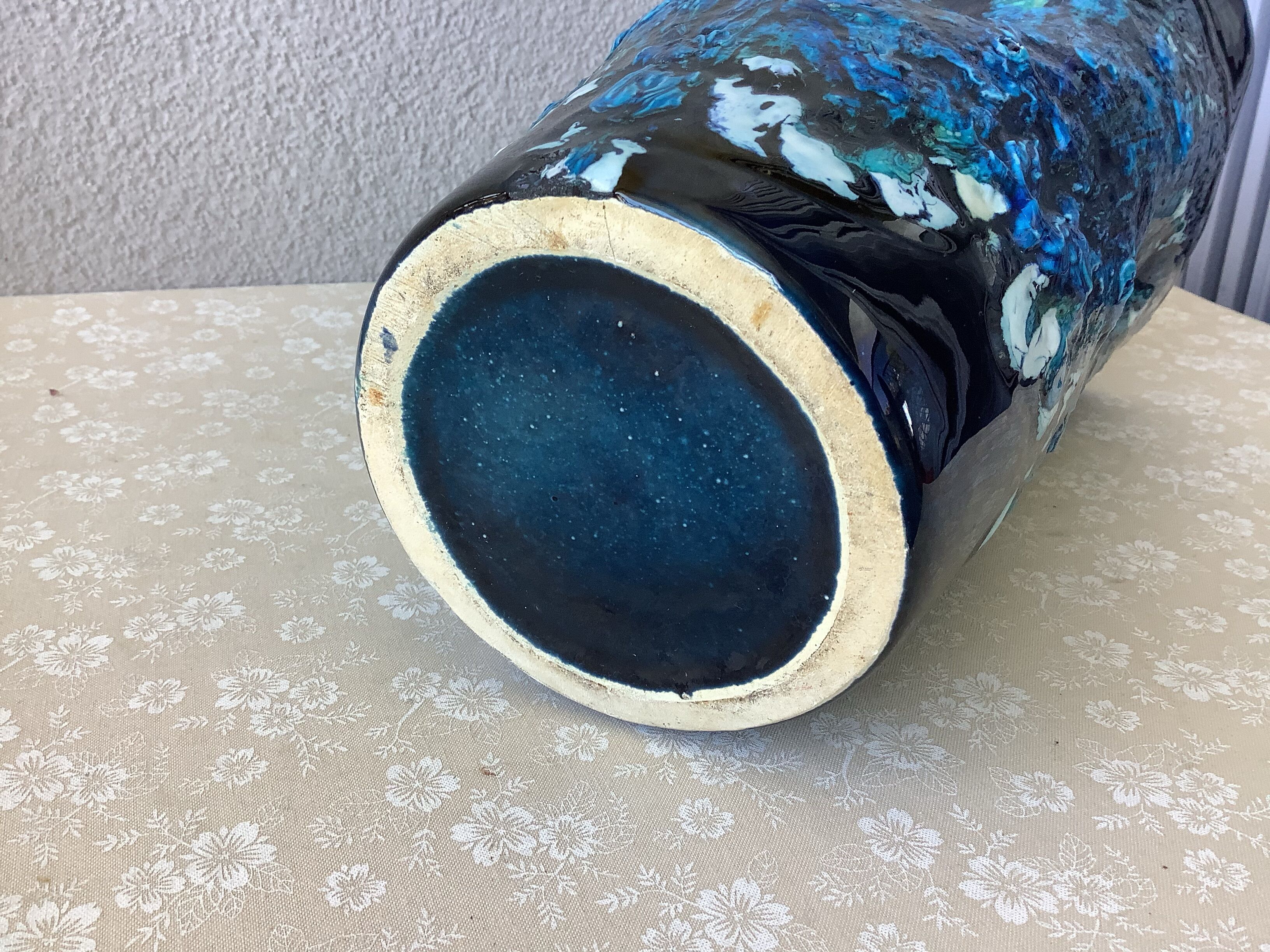 Vase fat lava Vallauris blue sea foam