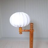 Modern sculptural Scandinavian floor lamp in pine by Uno Kristiansson, Sweden 1970s