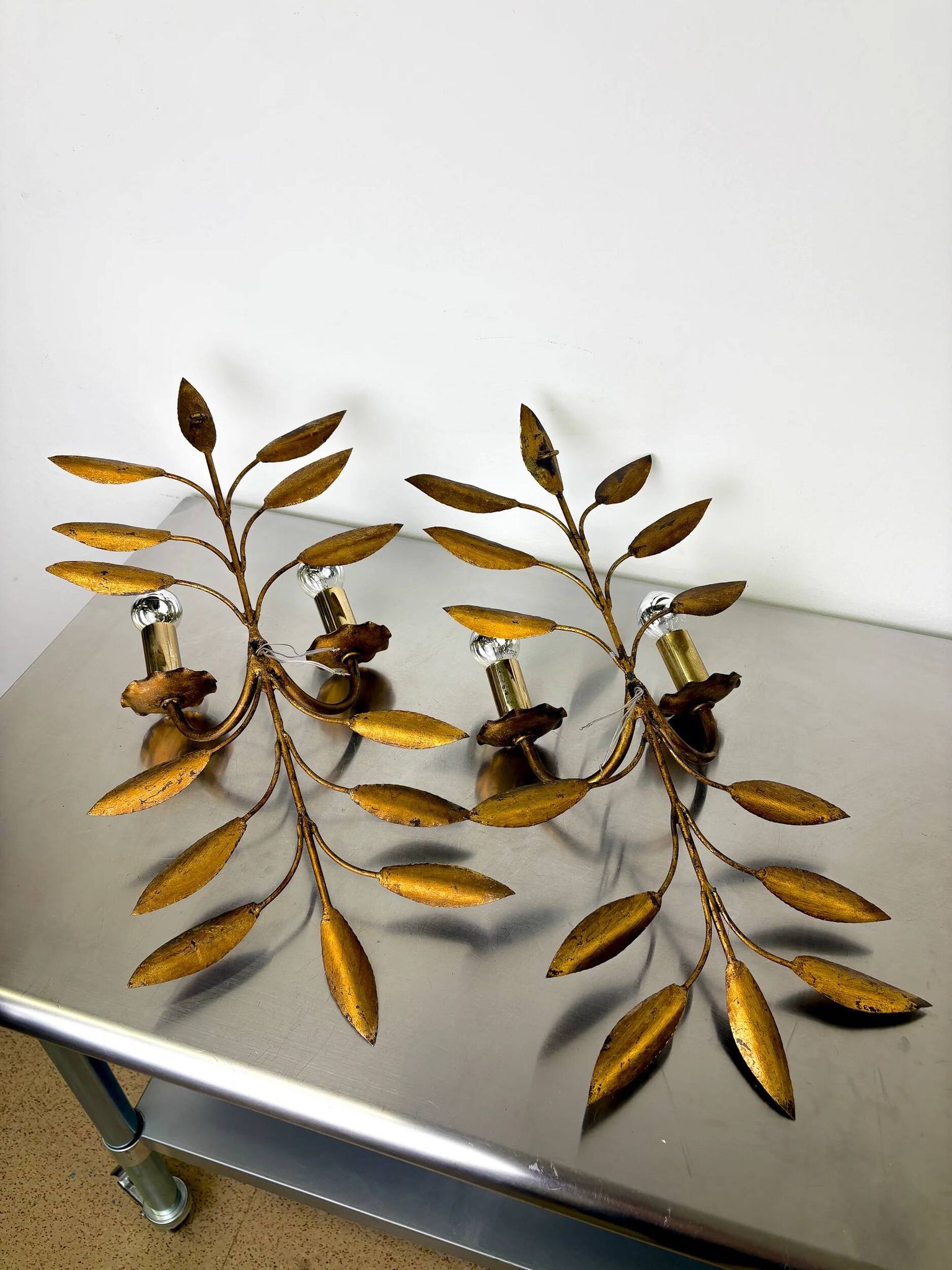 Pair of floral gilded Florentine wall sconces, large mid-century design, Italy 1960s