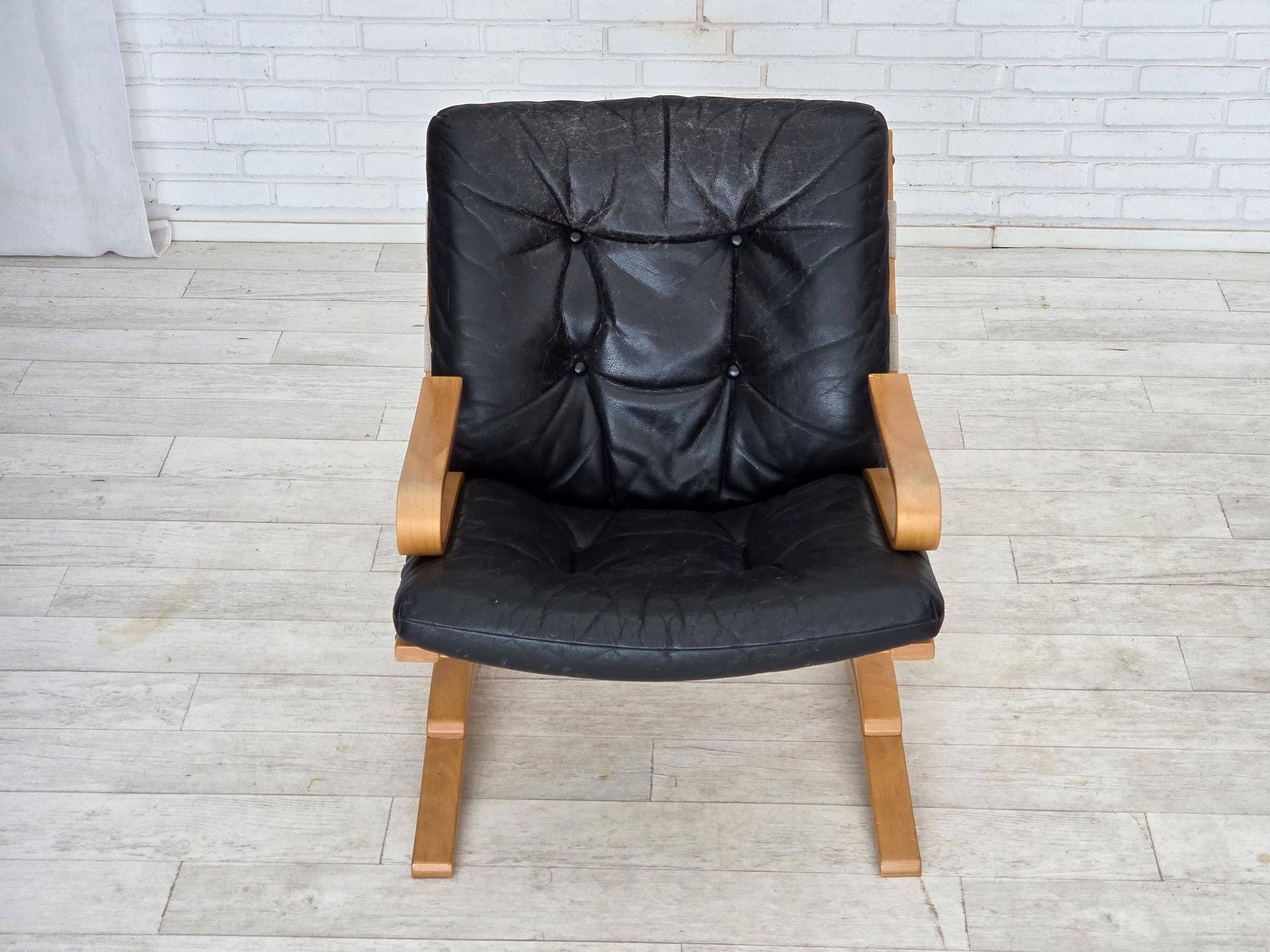 1970s, Norwegian design, armchair model "Kengu", leather, bent wood.