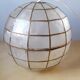 Suspension boule nacre et laiton 70s