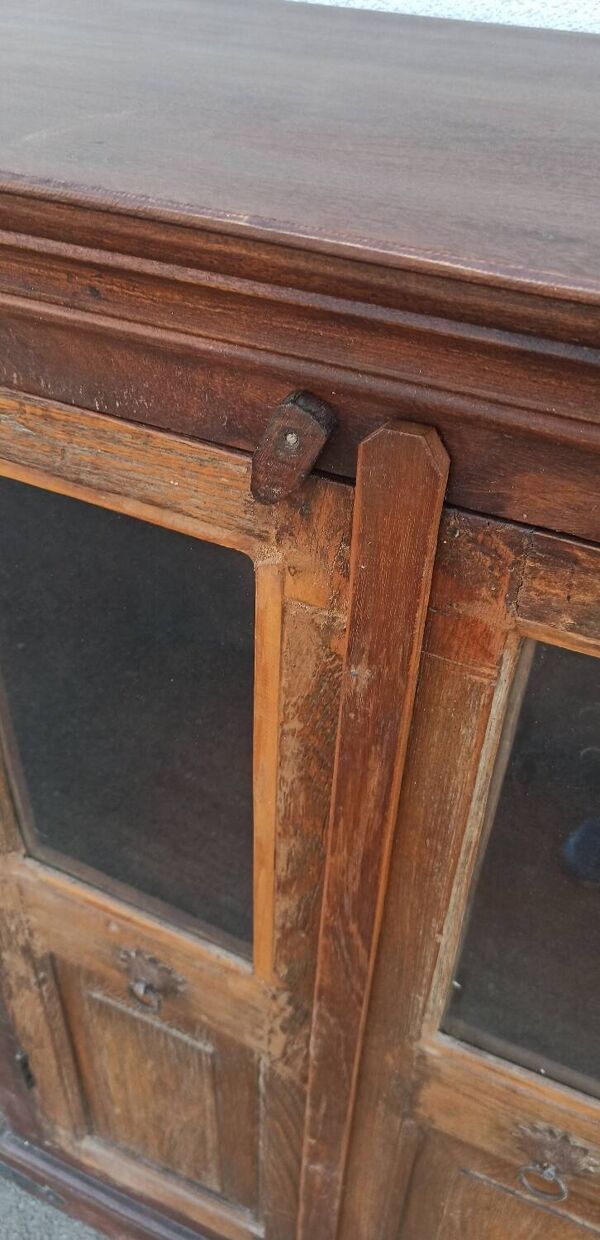 Petite armoire vitrée en bois ancien