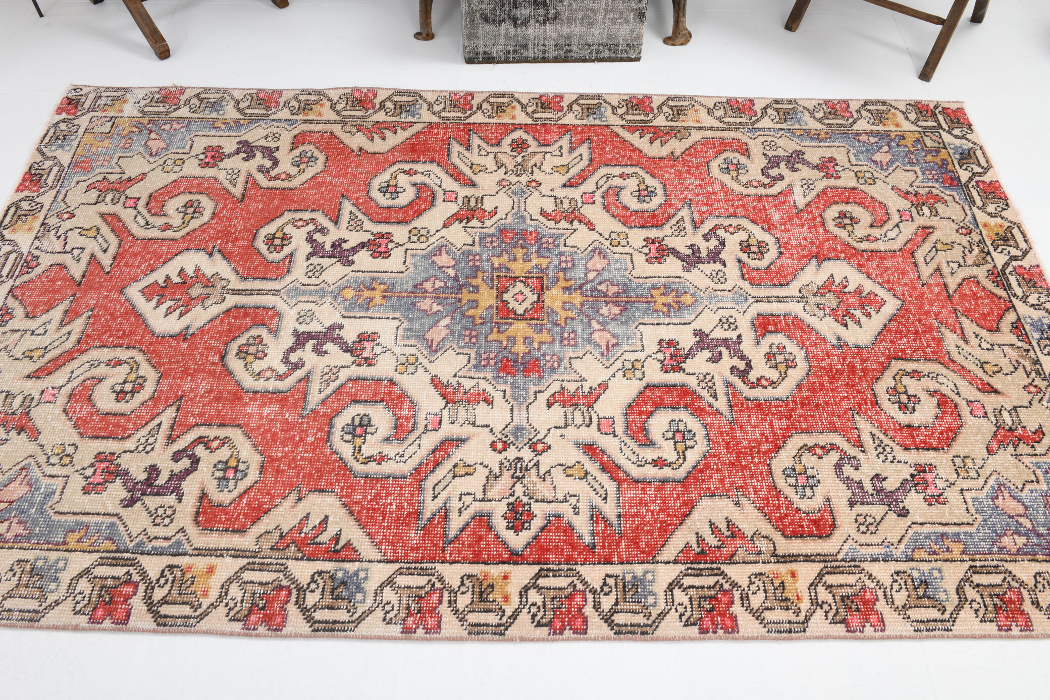 4x7 classic red vintage rug, 126x227cm