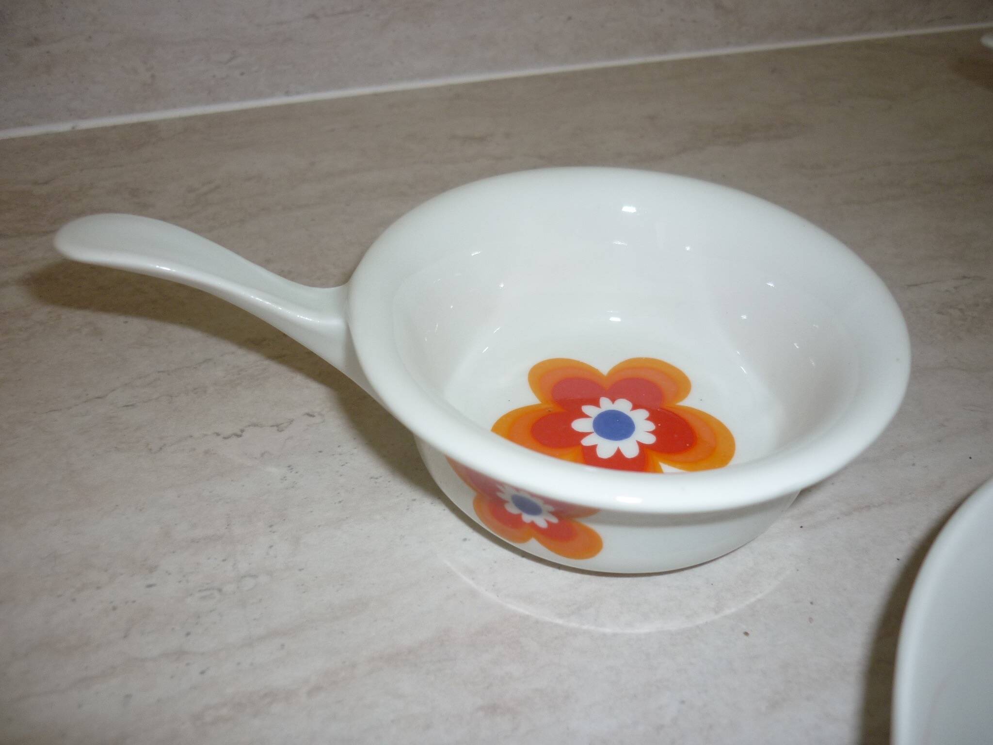 Vintage APILCO bowls and frying pans