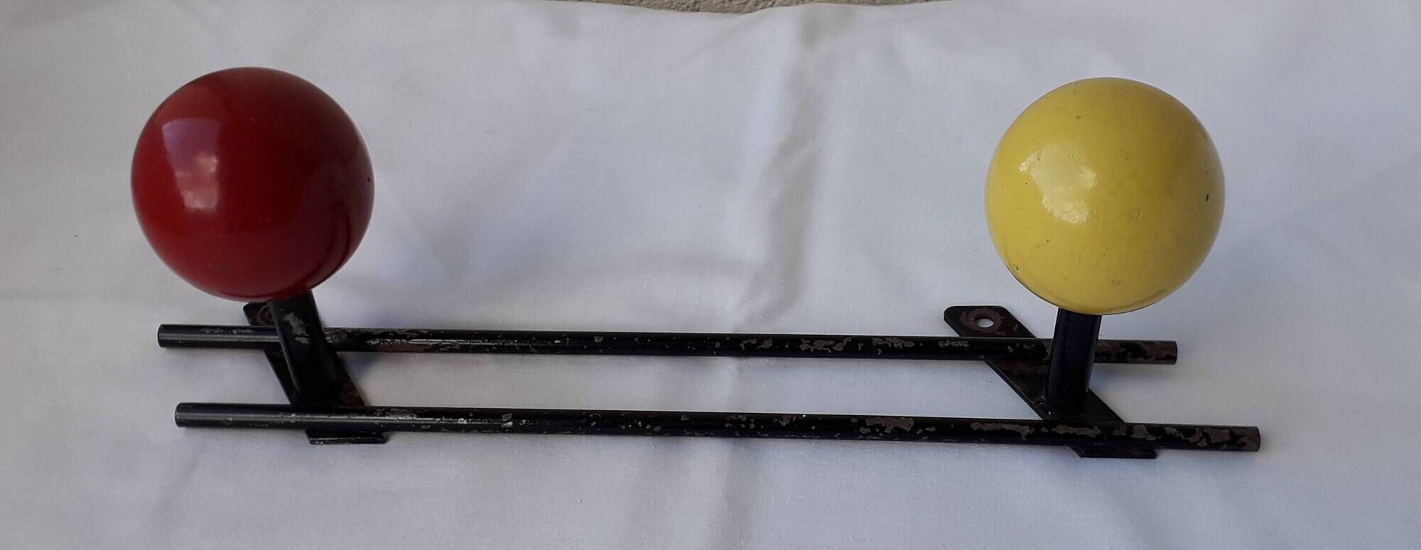 Coat rack with 2 hooks