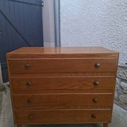 Vintage chest of drawers with tapered legs, 1950s design, 4 drawers.