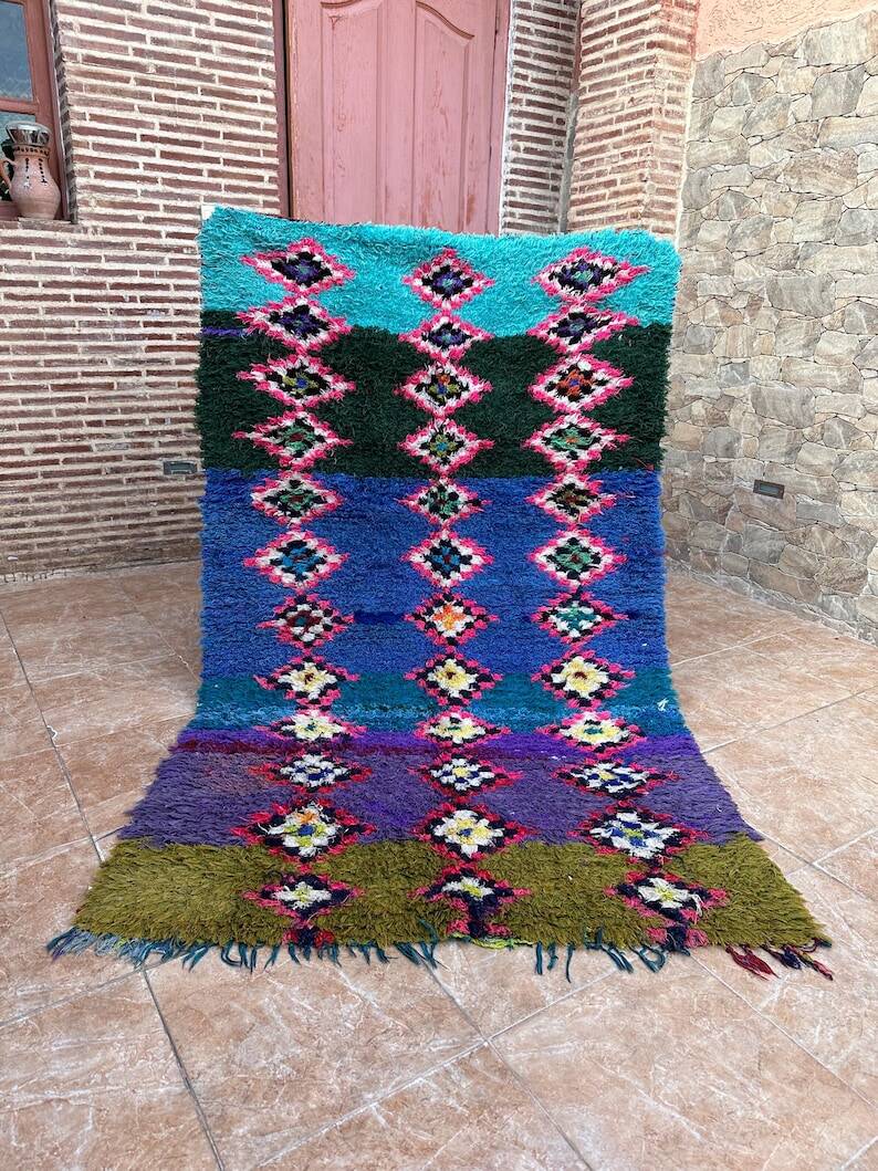 Small vintage Boujaad rug: Abstract Moroccan Boucherouite rug