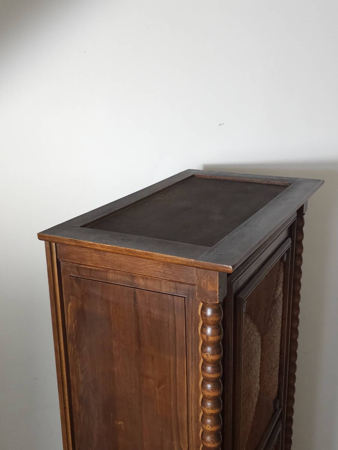 Charming old bonnetière, French work from the 1950s.
