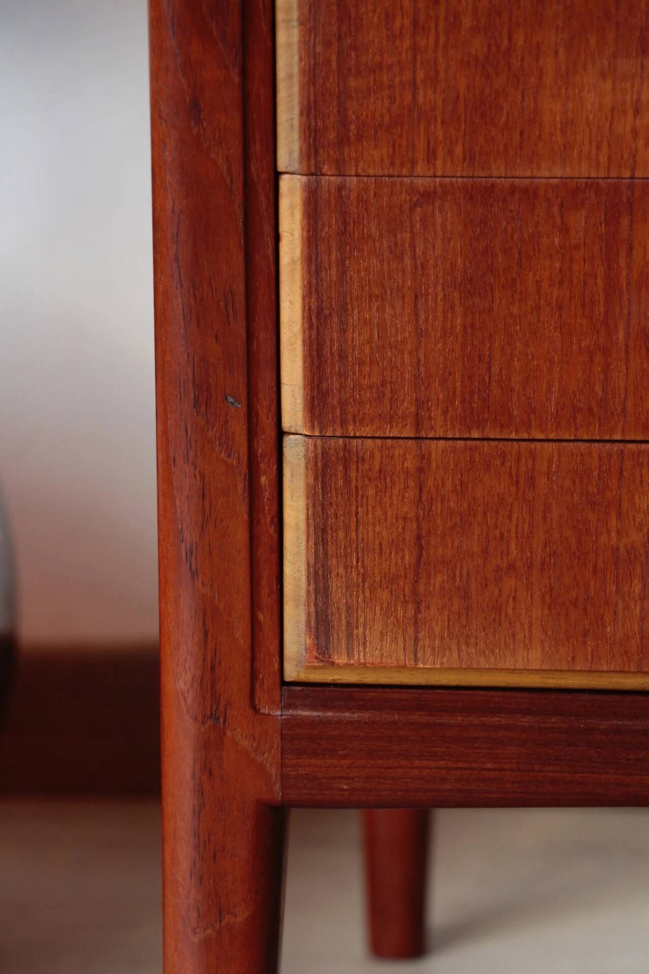 Desk Svend Aage Madsen: Danish Teck & Design (HP Hansen)