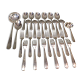 Ménagère en métal argenté signé Christofle cuillères et fourchettes
