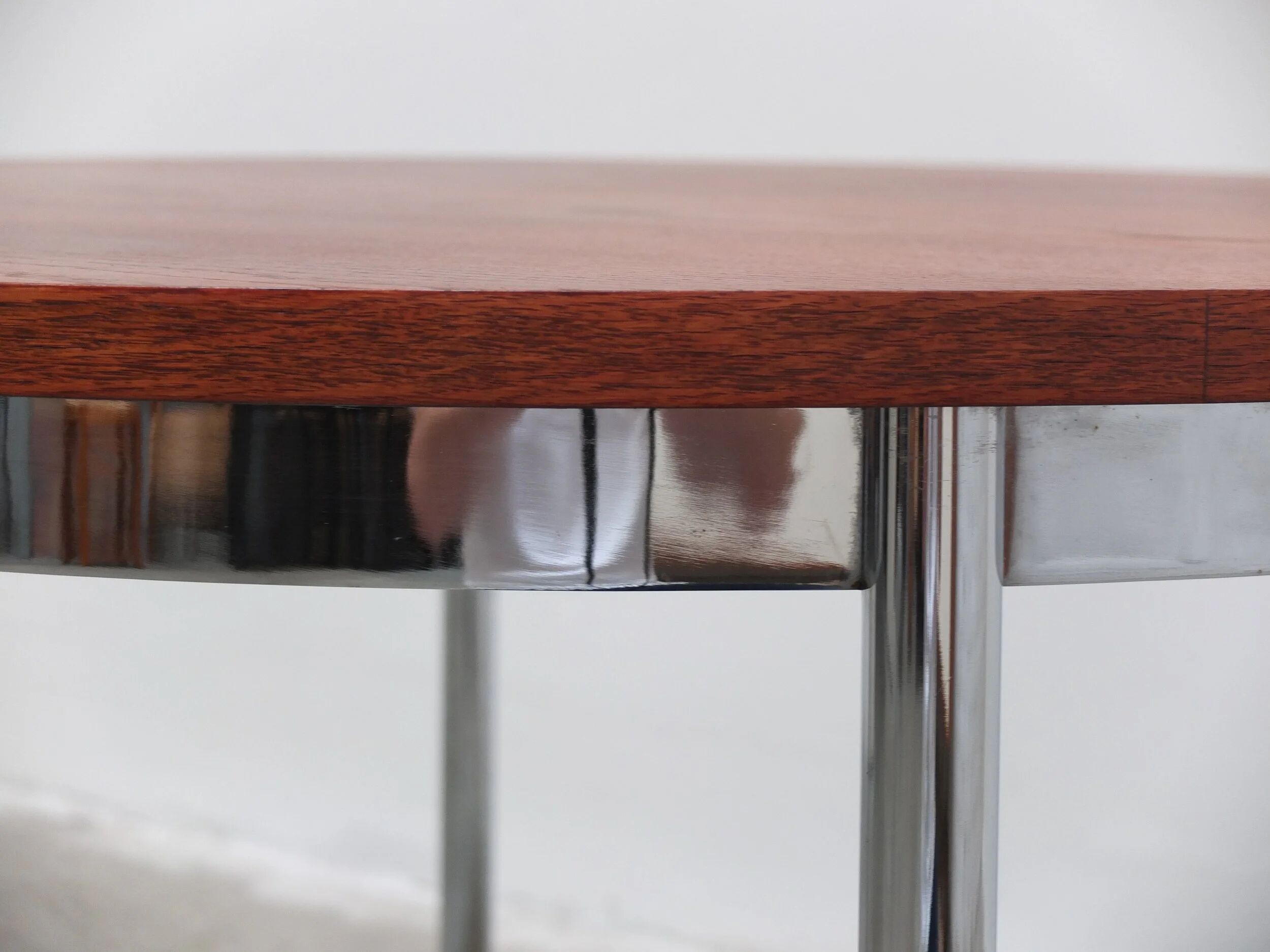 Round dining table in the style of Alfred Hendrickx, 1960s