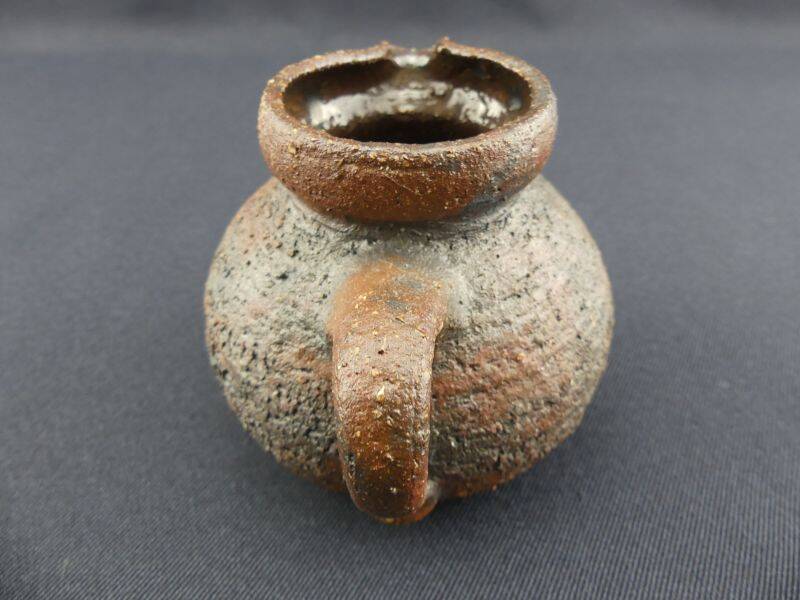 Gerhard Liebenthron, petit pichet en poterie brutaliste