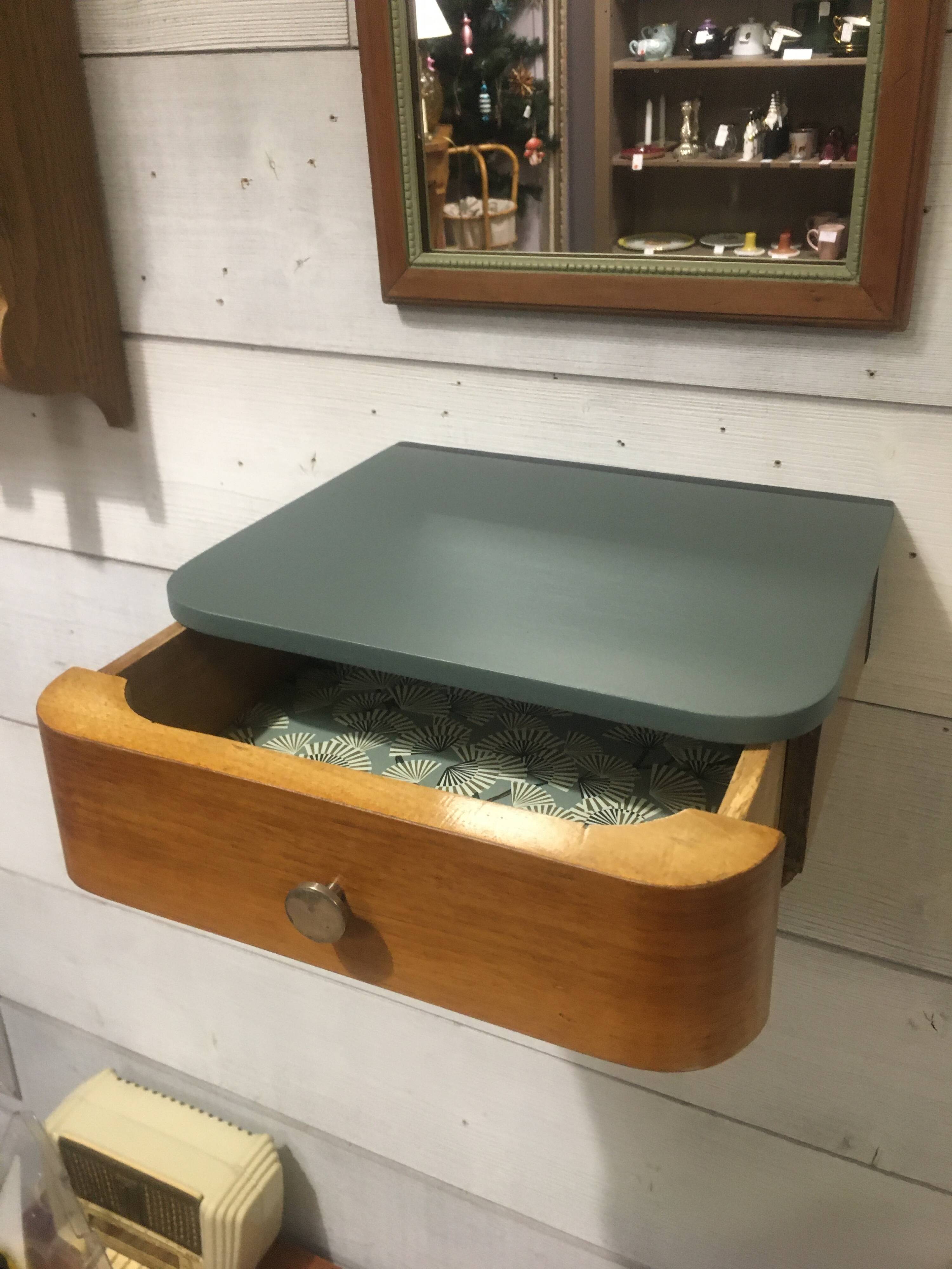 Hanging bedside drawer