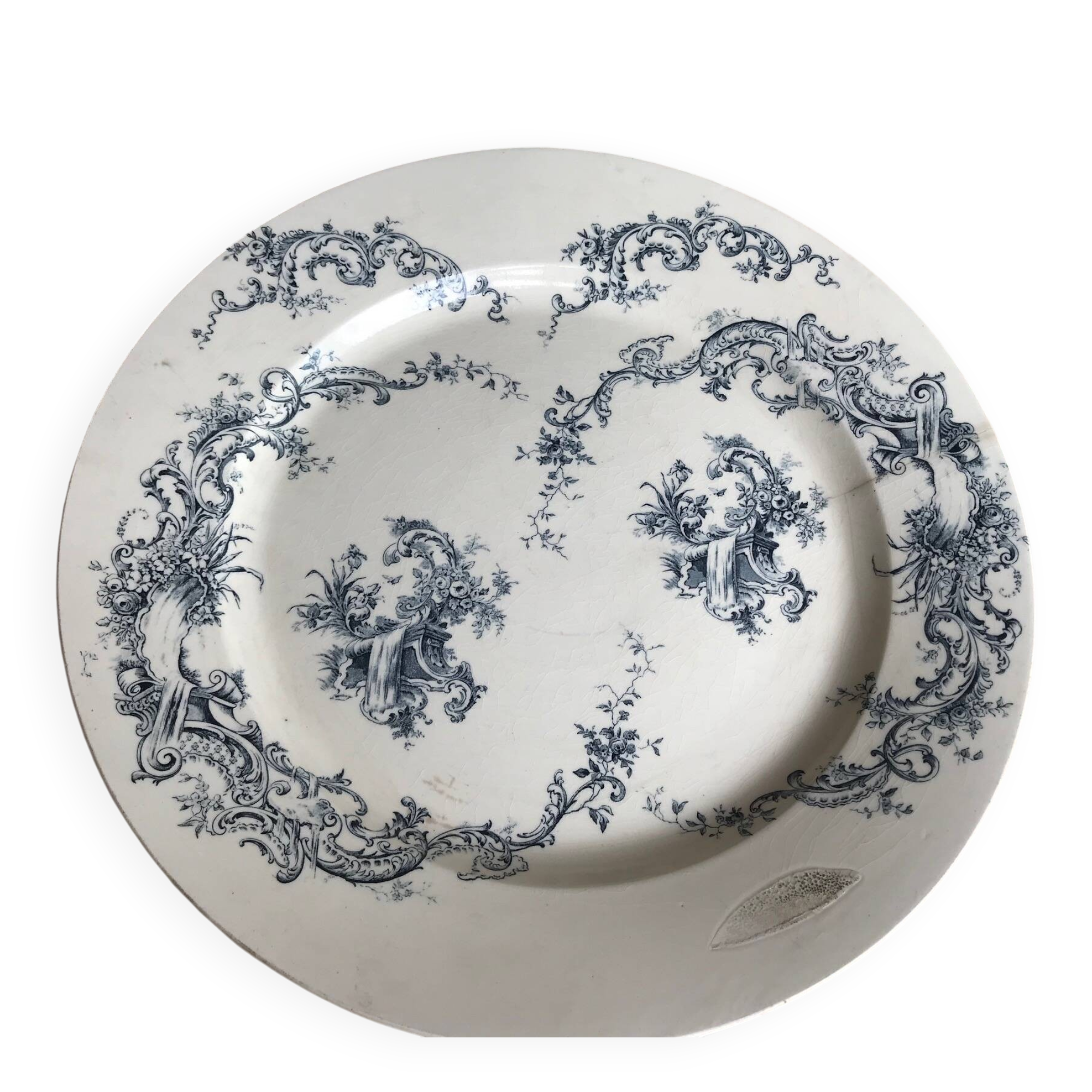 Large iron earth plate in Gien floral pattern