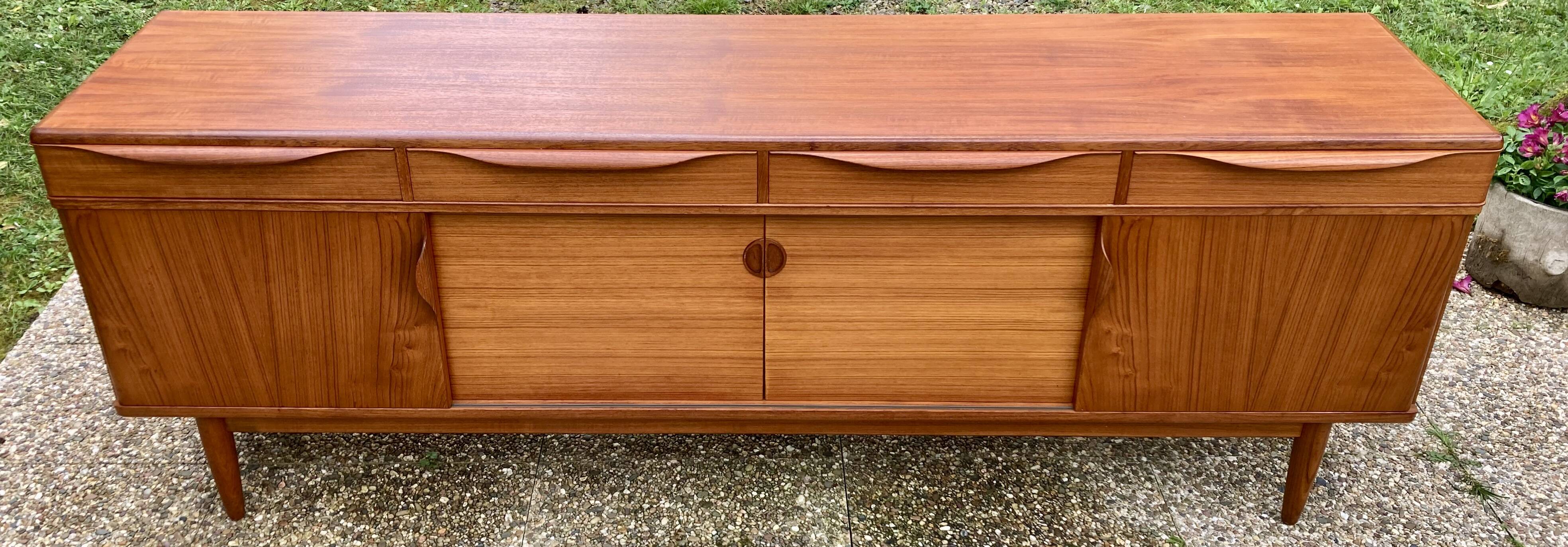 Enfilade by Johannes Andersen