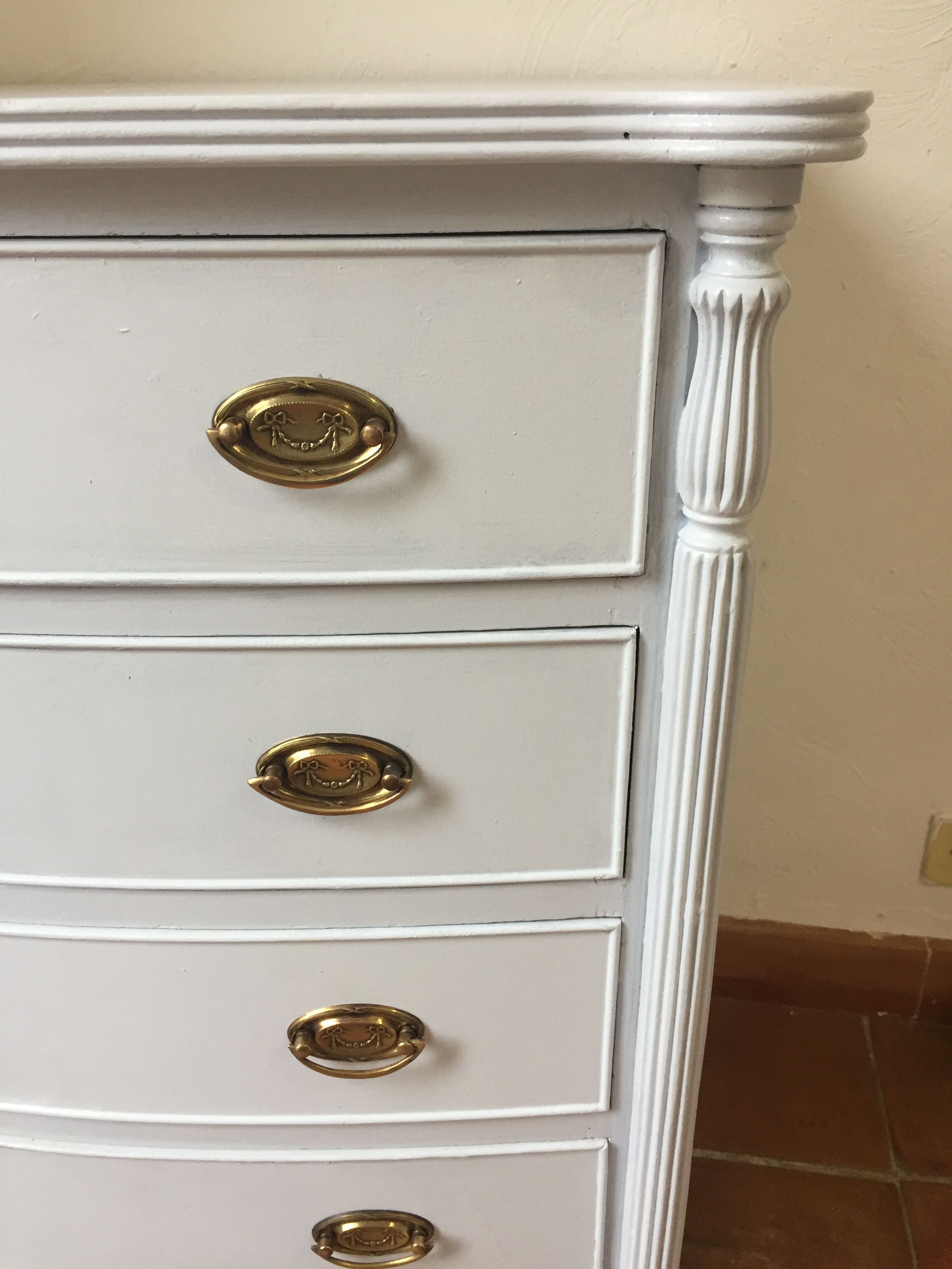 Chest of drawers