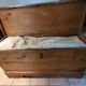 Coffre de mariage en bois massif