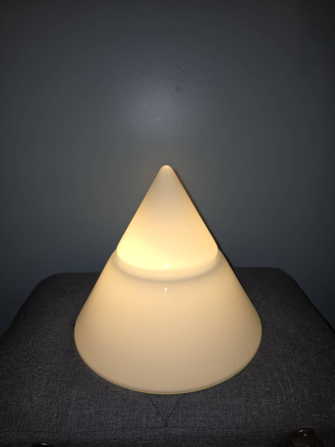 Lampe “Kilimanjaro” par Sergio Asti pour RAAK Amsterdam verre opalin d