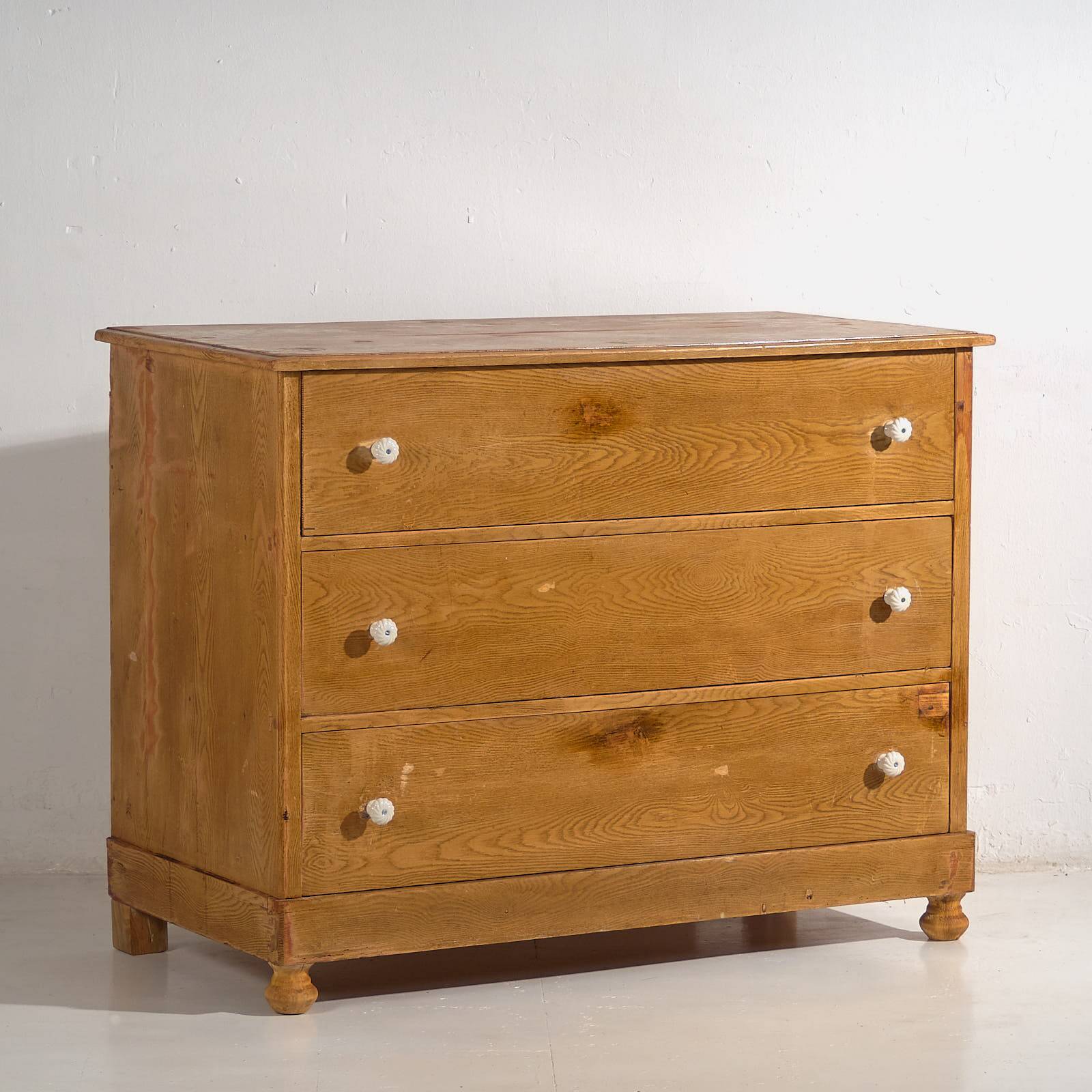 Antique three-drawer chest of drawers (circa 1920) #49