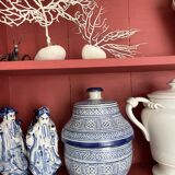 Antique covered butter pot "jobbana" from Morocco, Fes, signed Serghini.