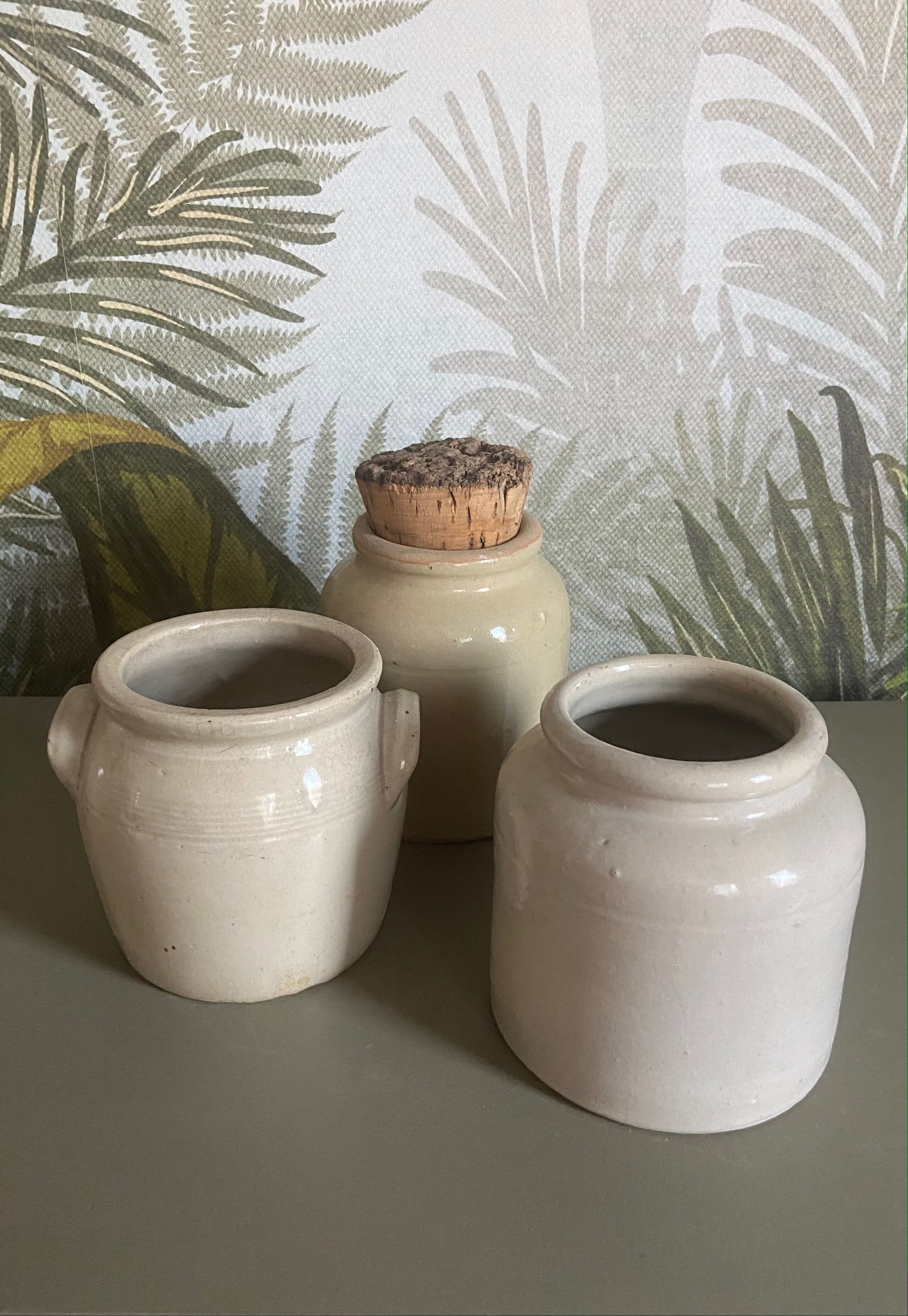 Unbleached ceramic pots