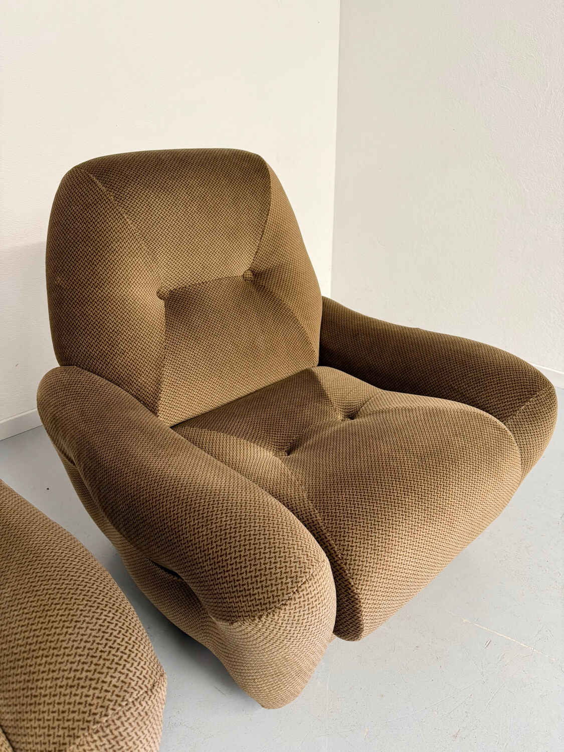 Lot of 2 cosy fabric armchairs, French design, vintage 1970s.