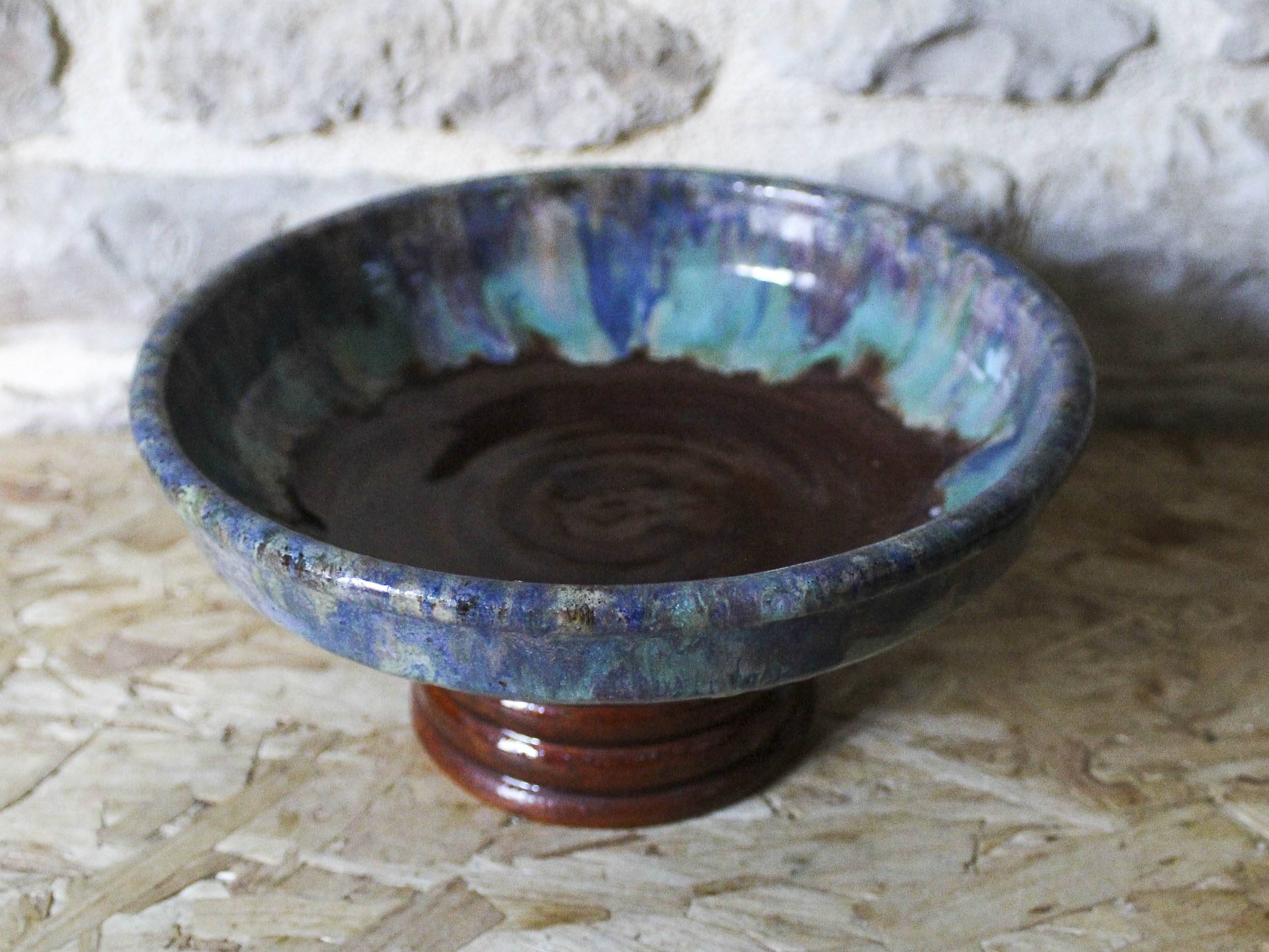 Cab bordeaux ceramic standing bowl