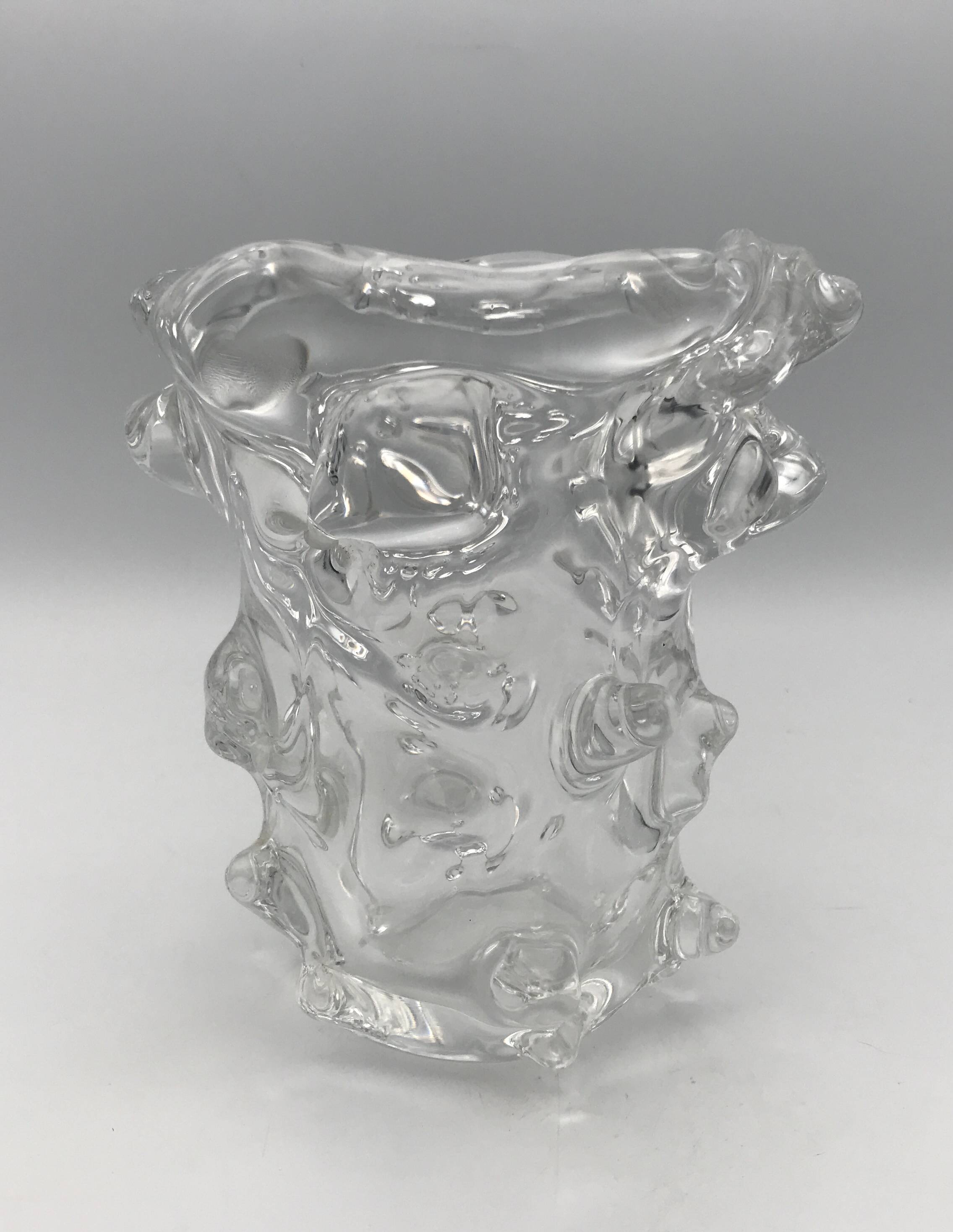 Vase en cristal à décor de picots en relief 1,8 kg