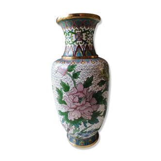 Chinese vase baluster in cloisonné enamels. Floral motifs, butterfly. High 21 cm