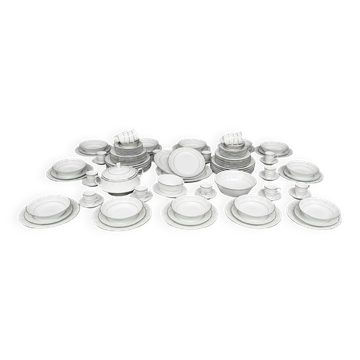 Service de table en porcelaine Noritake, 114 pièces