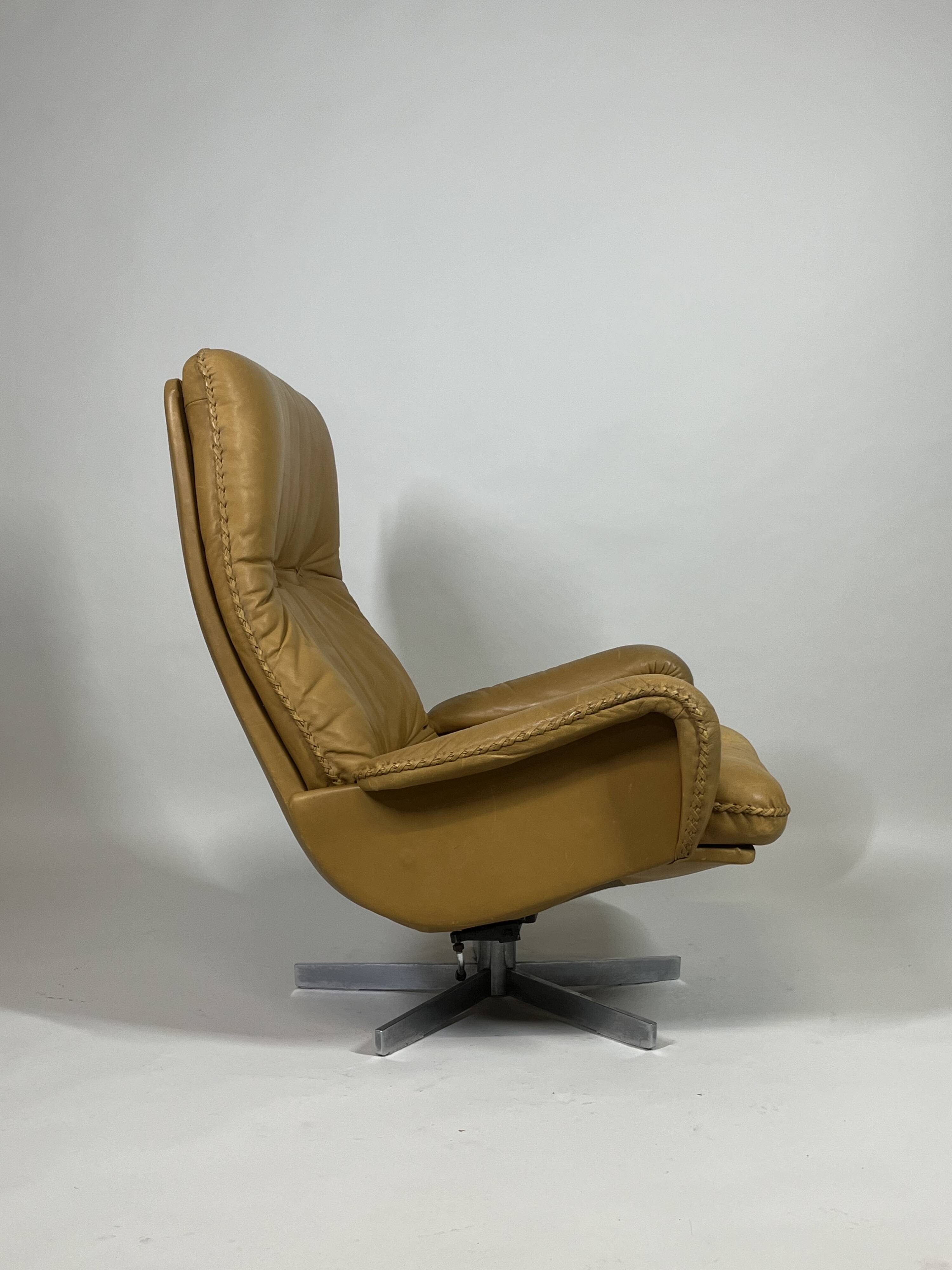 De Sede S231 Swivel Leather Armchair, 1960s
