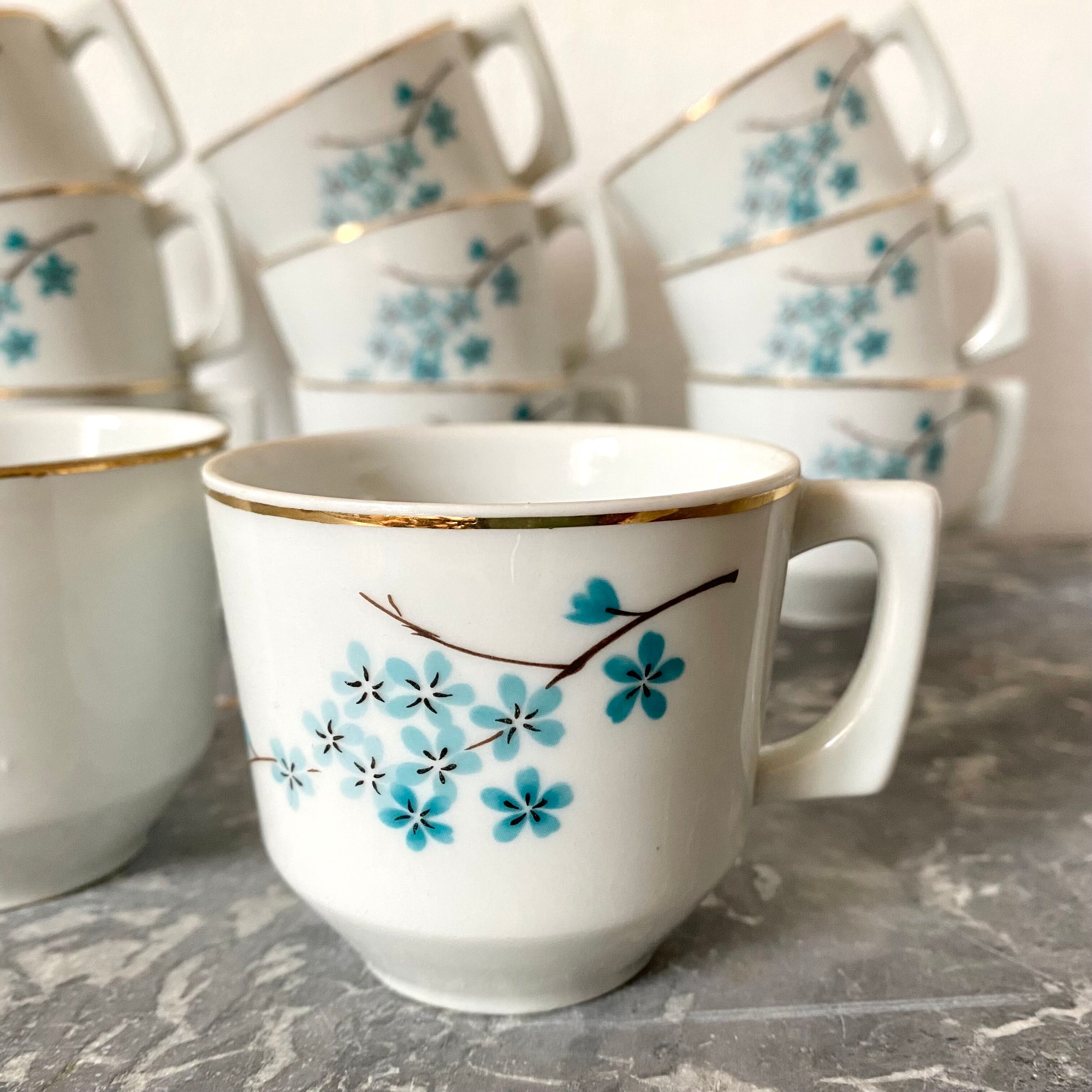 Set of 12 porcelain cups