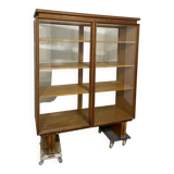 Armoire vintage avec portes vitrées