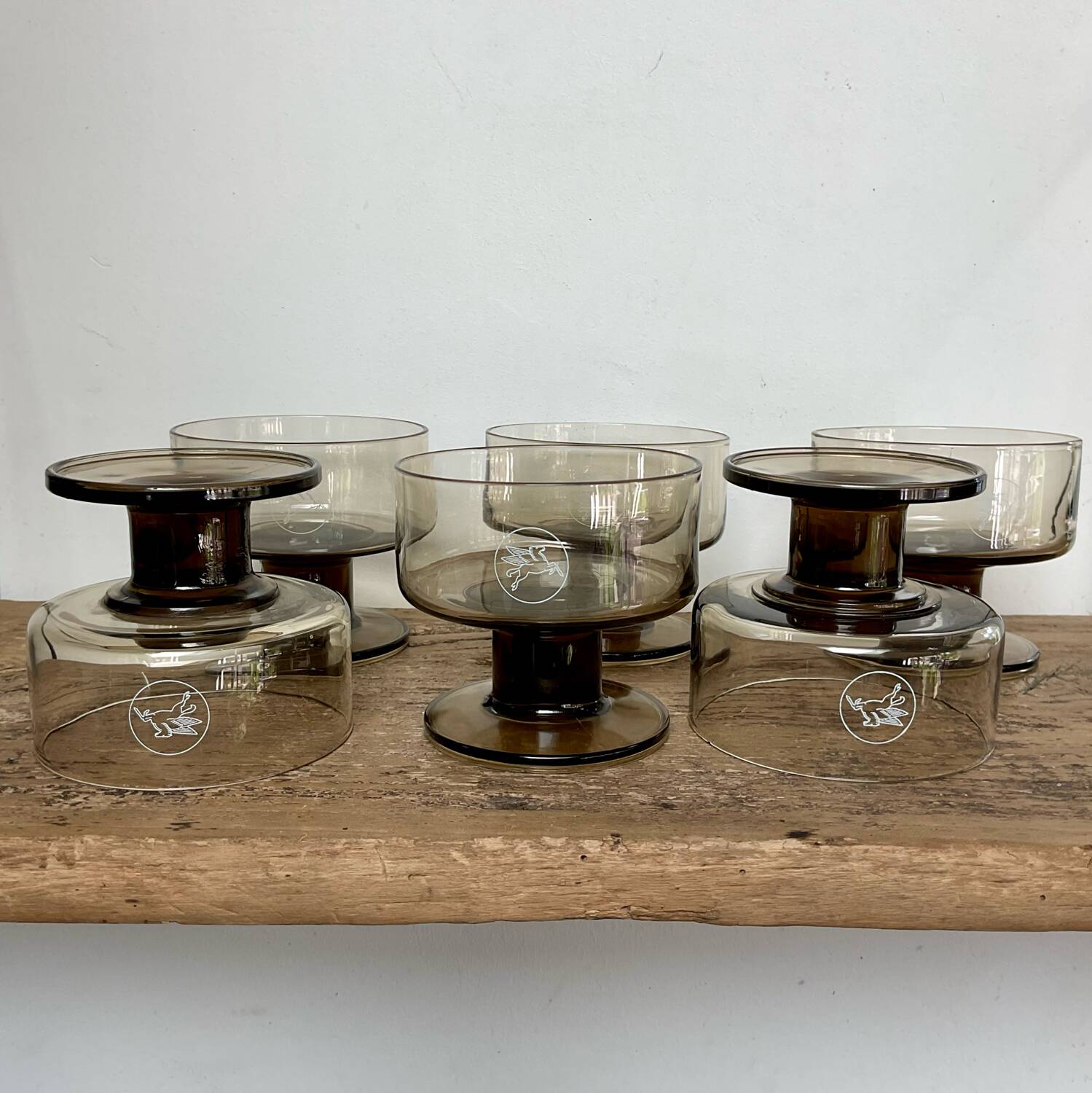 6 “Mobil” smoked foot cups