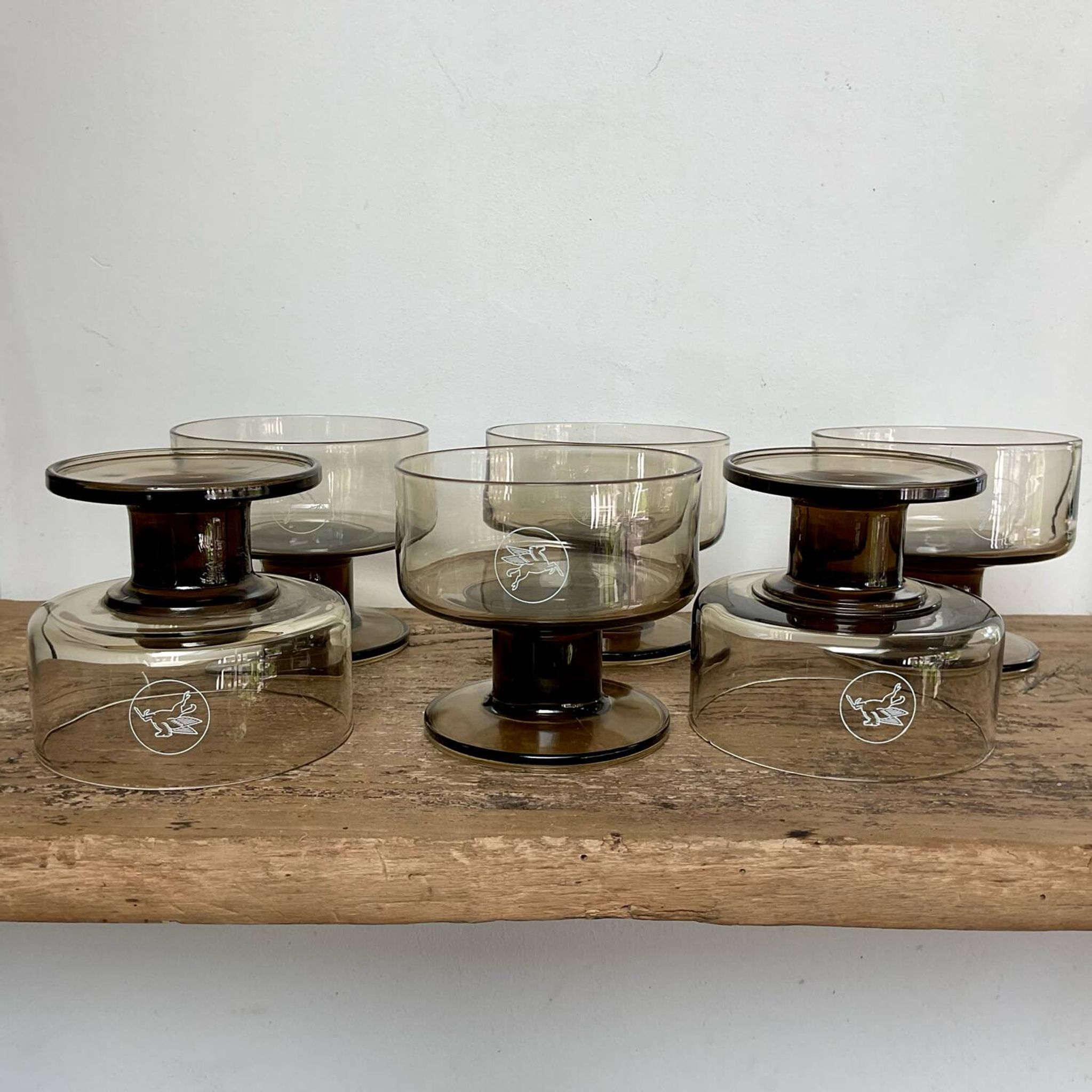 6 coupes pieds fumés « Mobil »
